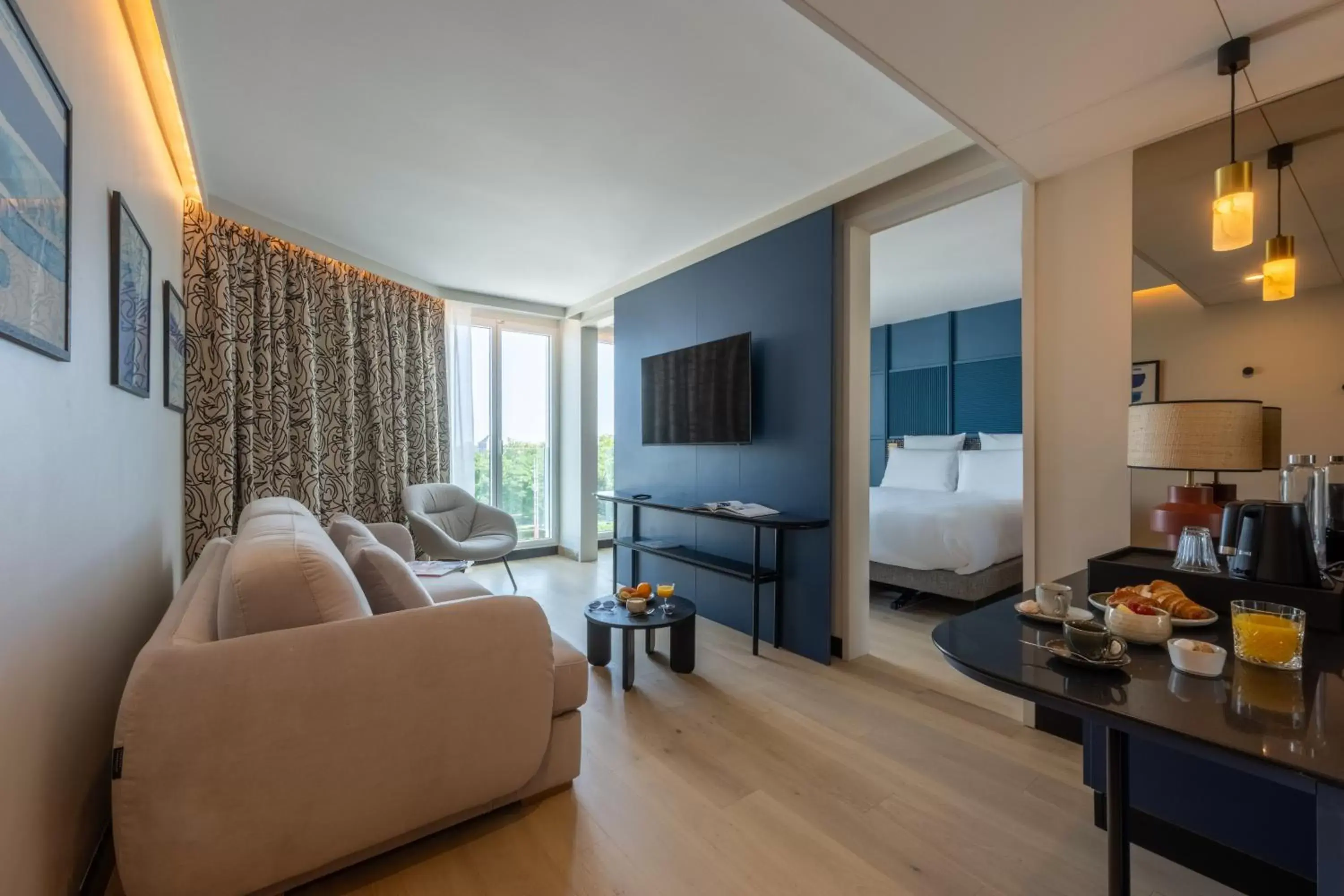 Bedroom, Seating Area in Mercure La Rochelle Vieux Port