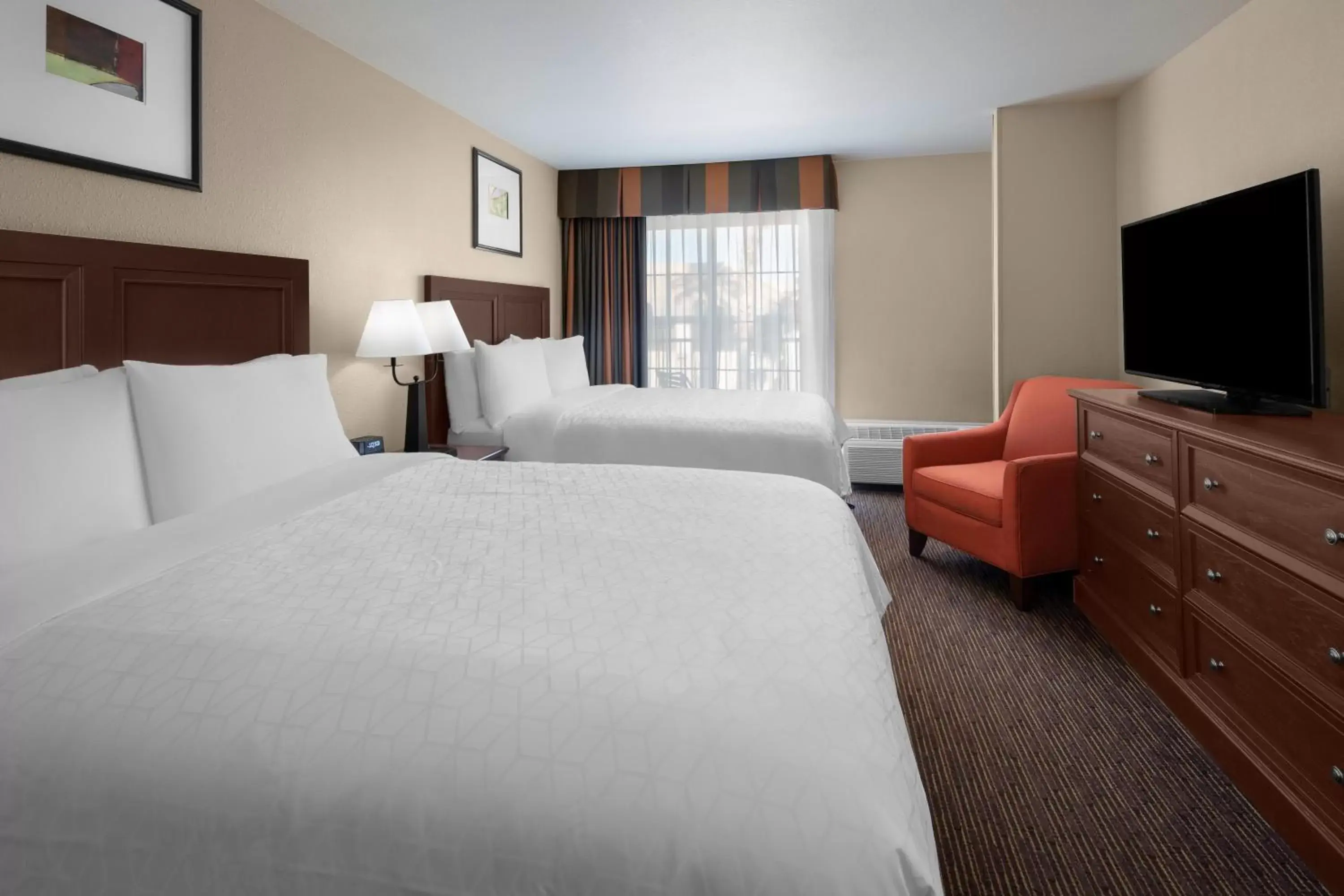 Bedroom, Bed in Holiday Inn Express Hotel & Suites Scottsdale - Old Town, an IHG Hotel