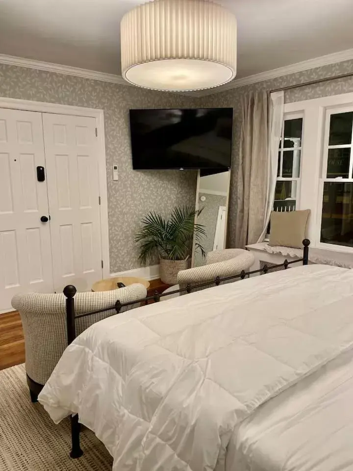 Bed in Buttonwood Boutique Hotel