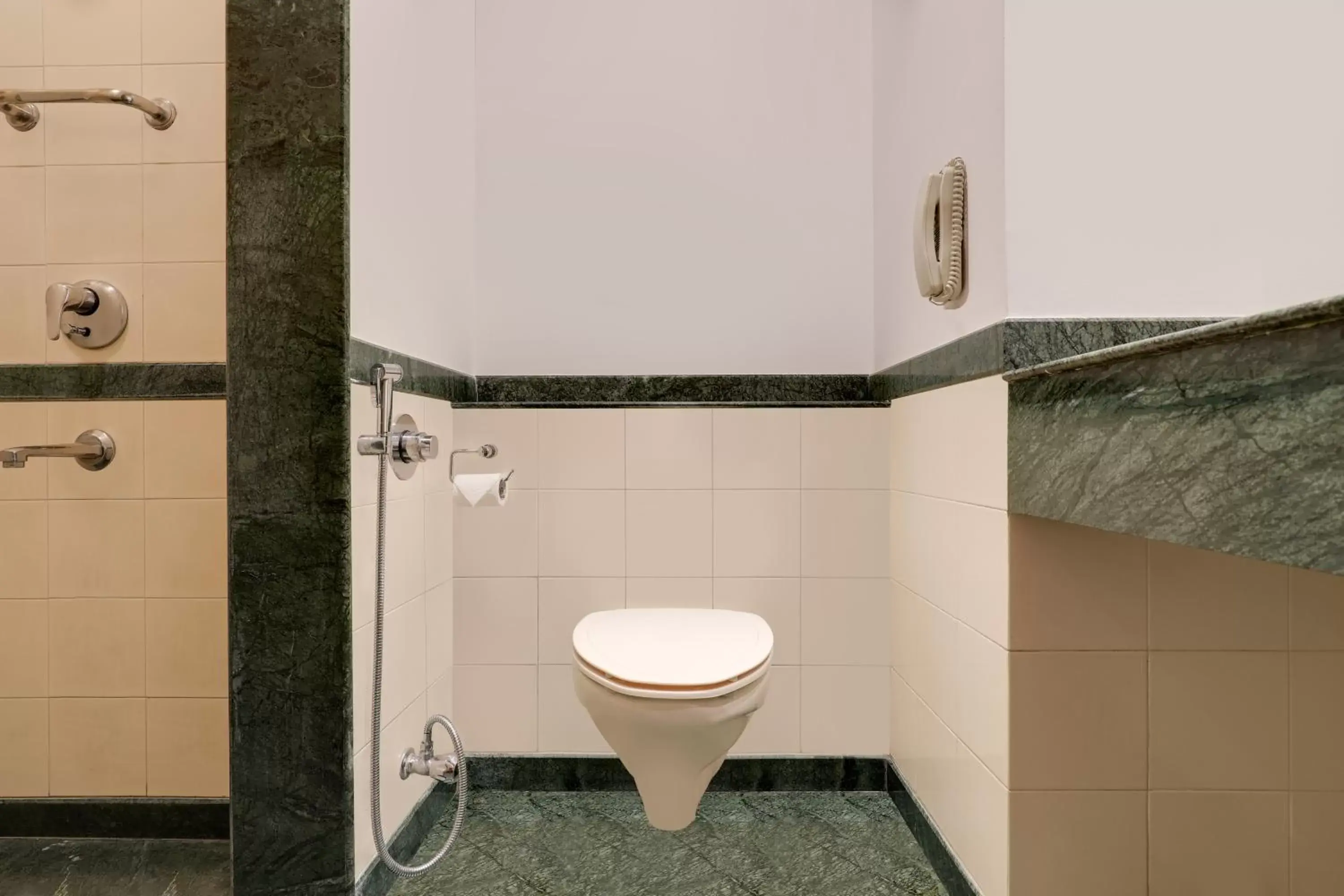 Bathroom in Lemon Tree Hotel, Aurangabad