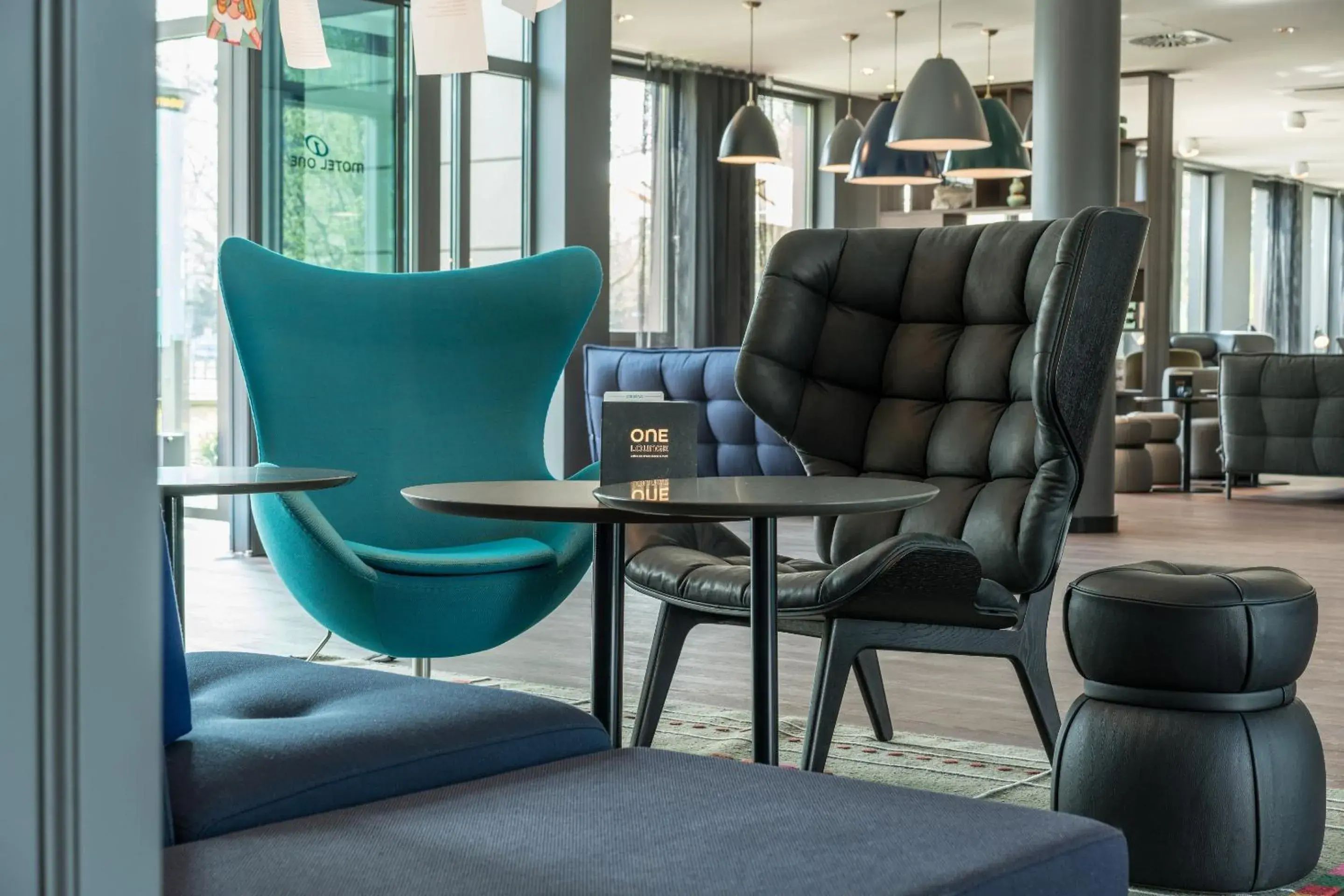 Lounge or bar, Seating Area in Motel One Dresden - Palaisplatz