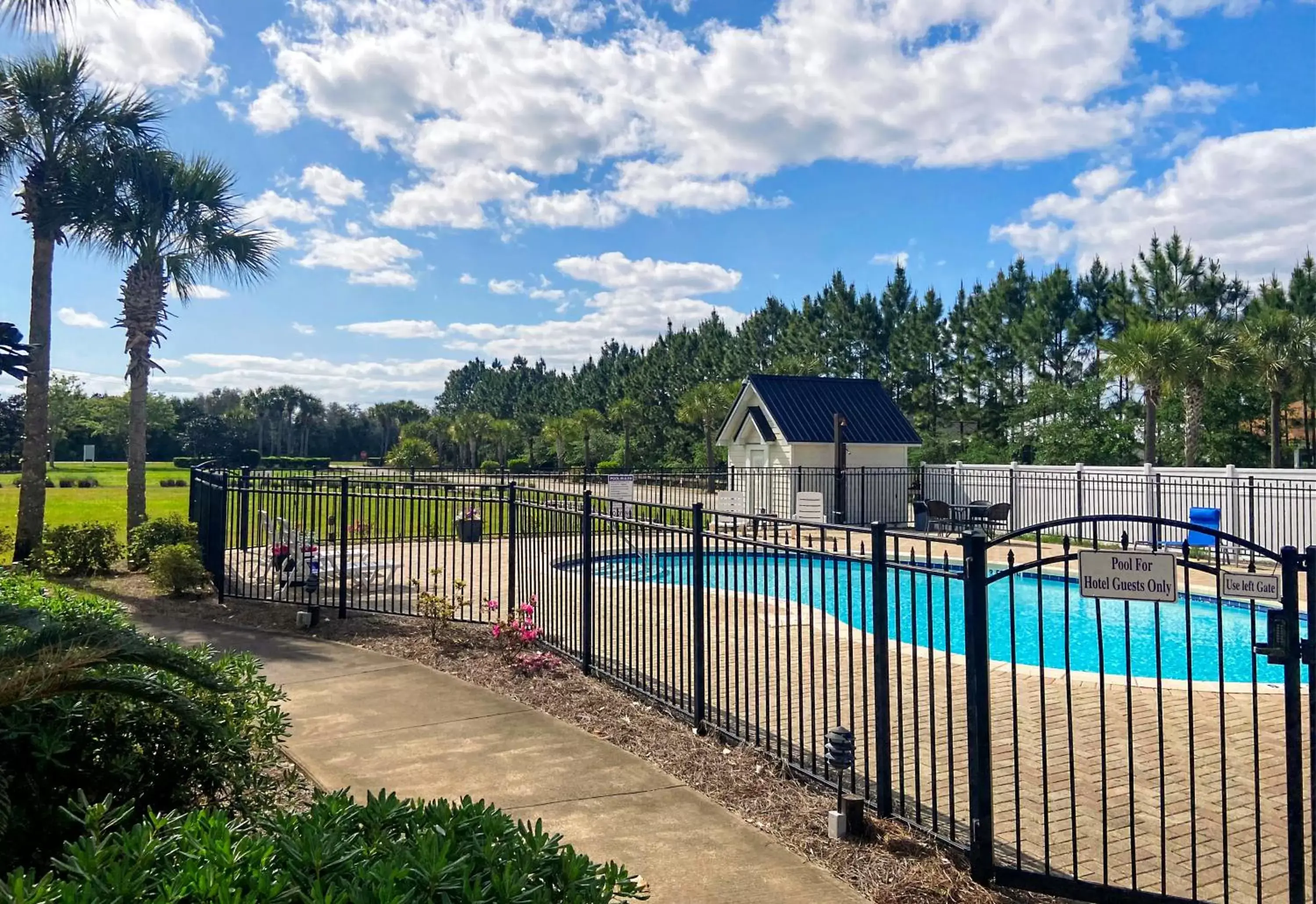 Swimming Pool in 30-A Inn & Suites