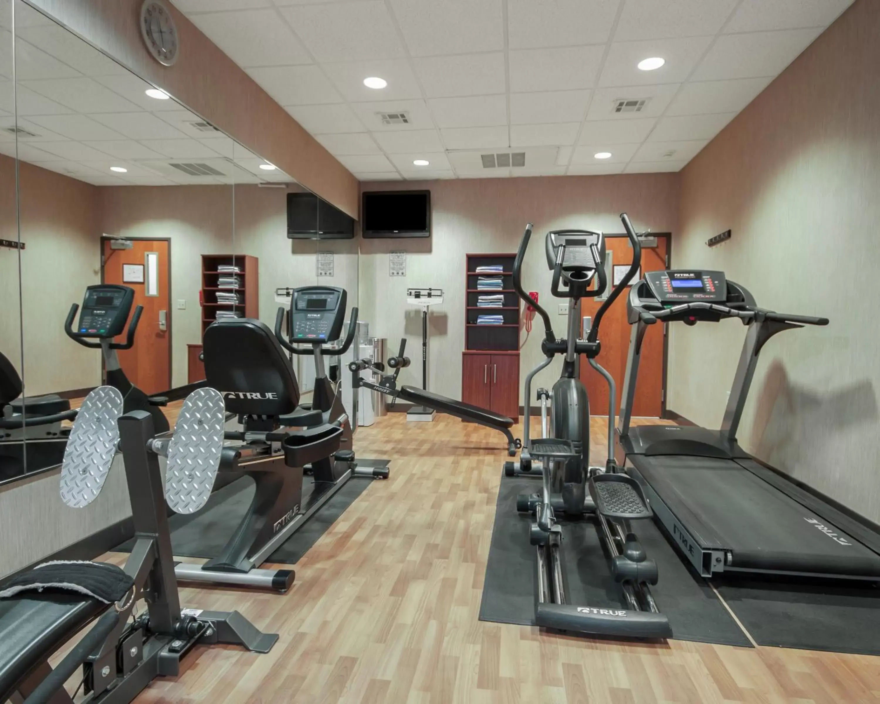 Fitness centre/facilities, Fitness Center/Facilities in MainStay Suites Hobbs