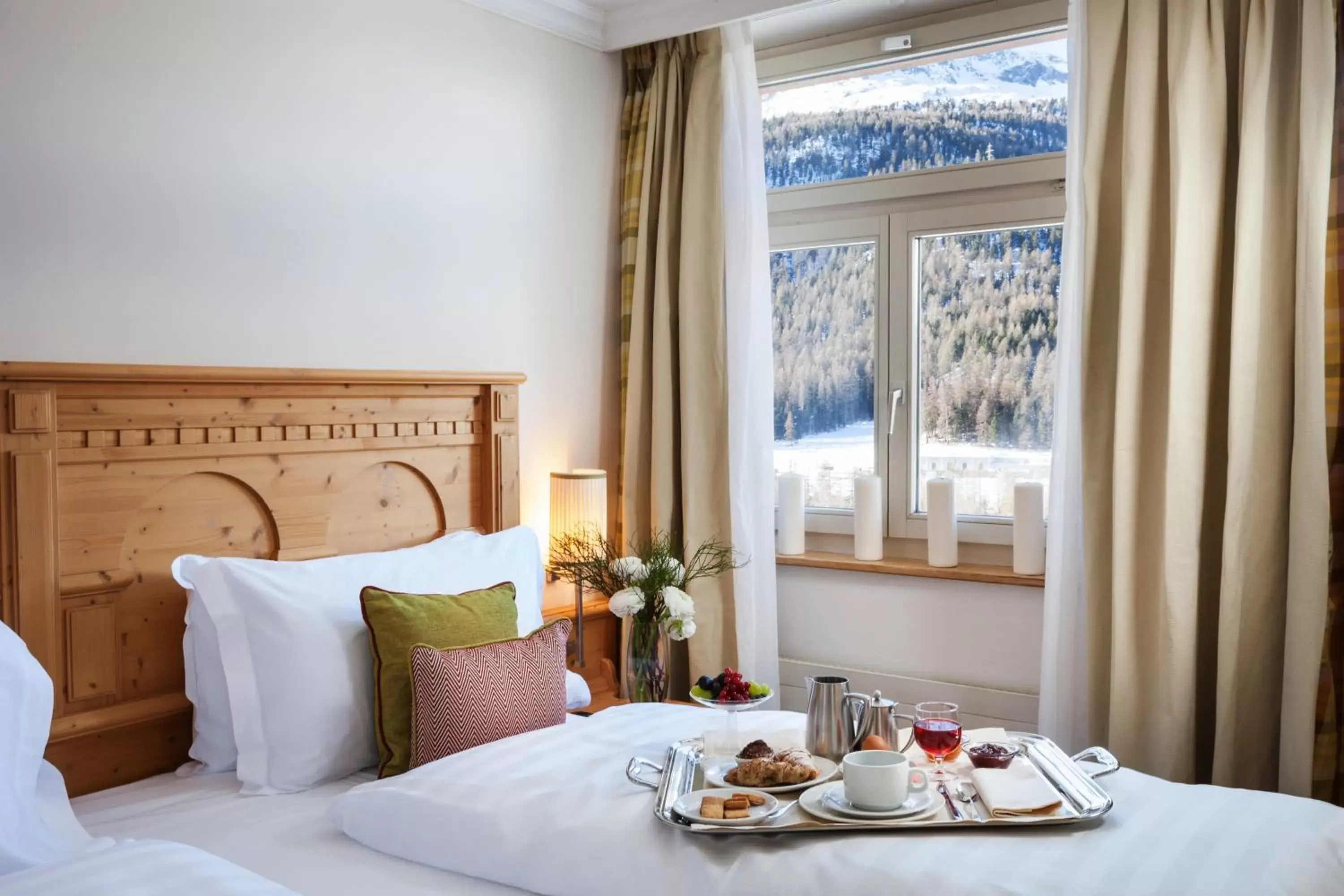 Bedroom, Bed in Schloss Hotel & Spa Pontresina