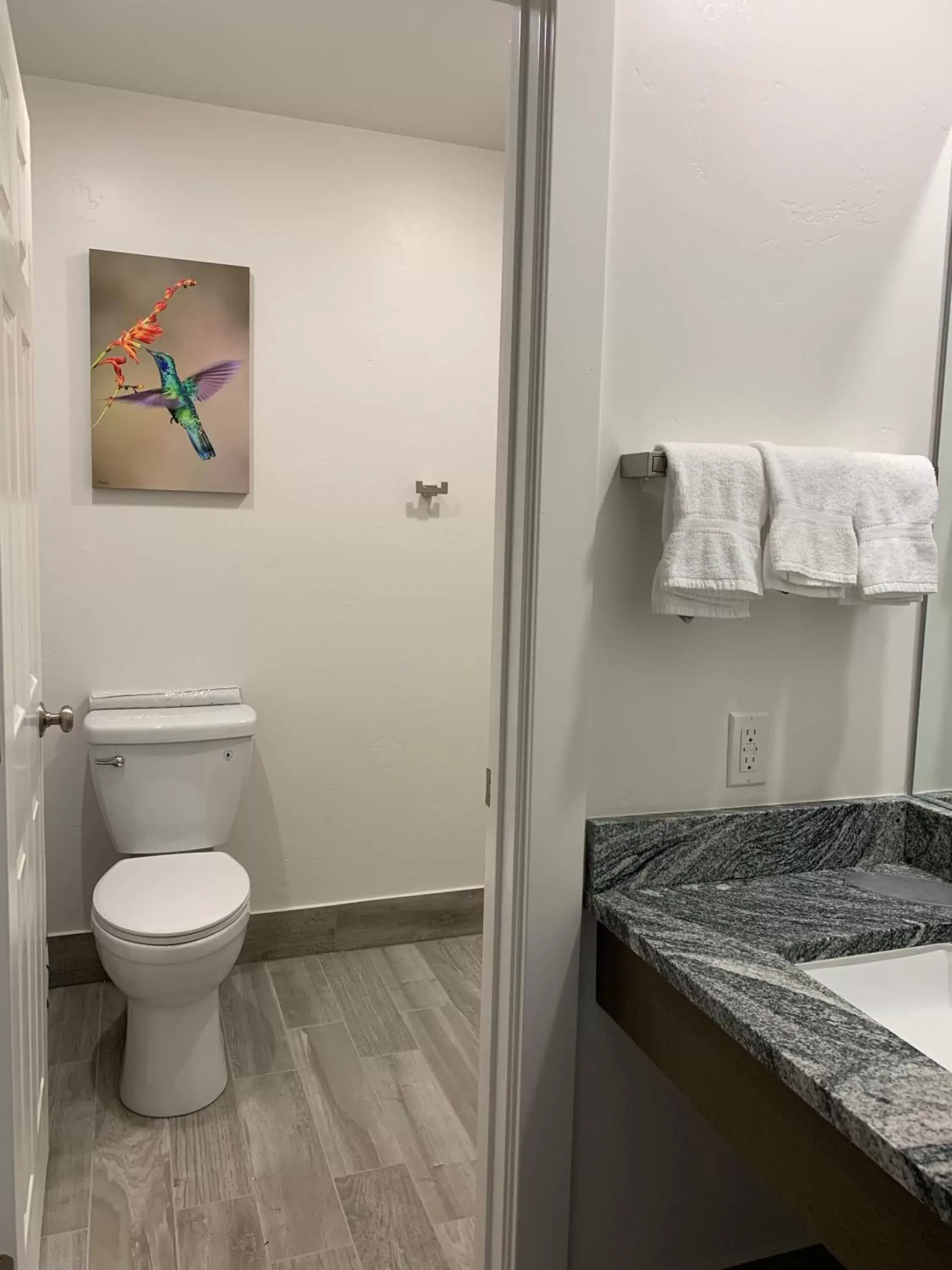 Bathroom in The Gunnison Inn at Dos Rios Golf Course