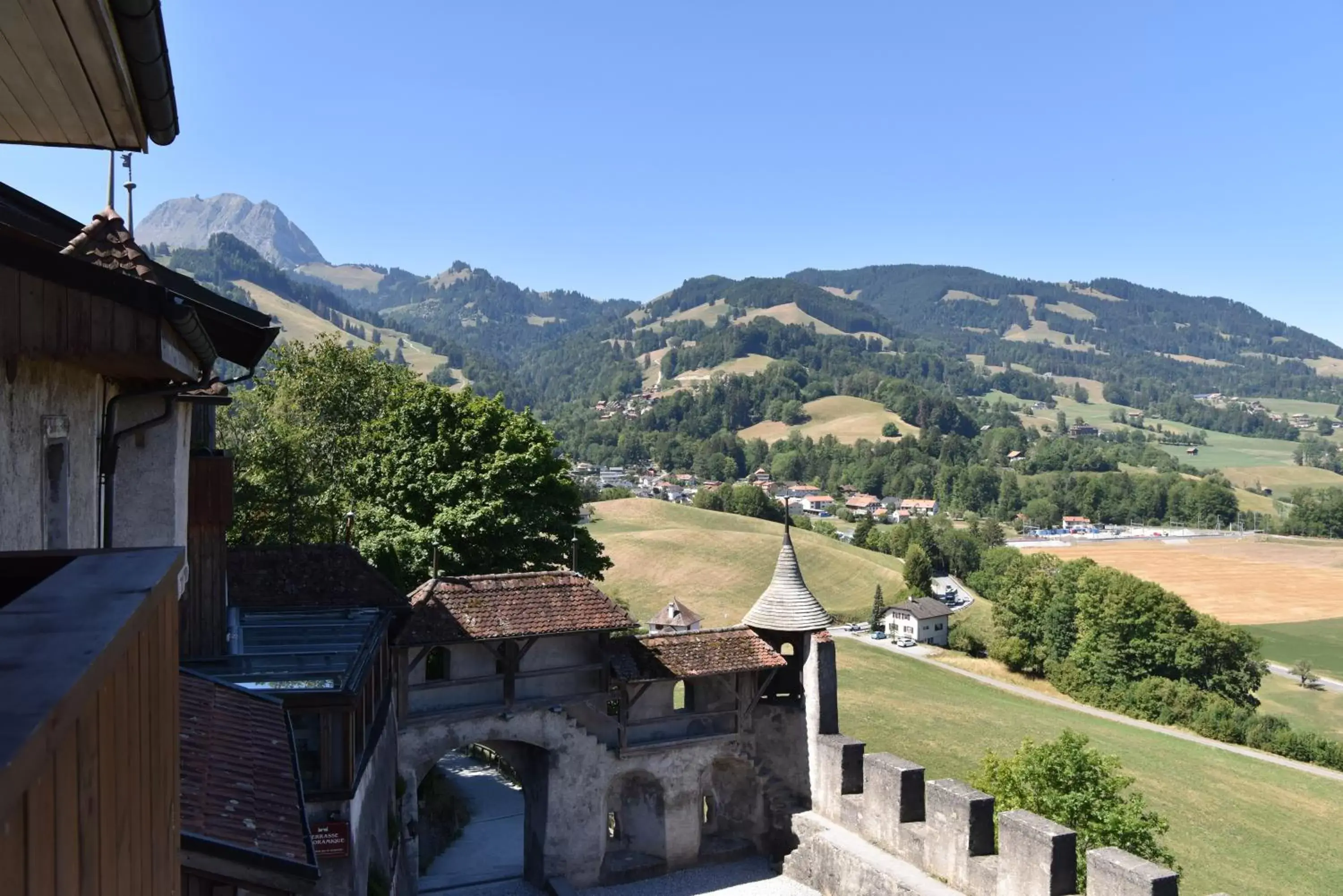 Neighbourhood, Mountain View in Hôtel de Ville