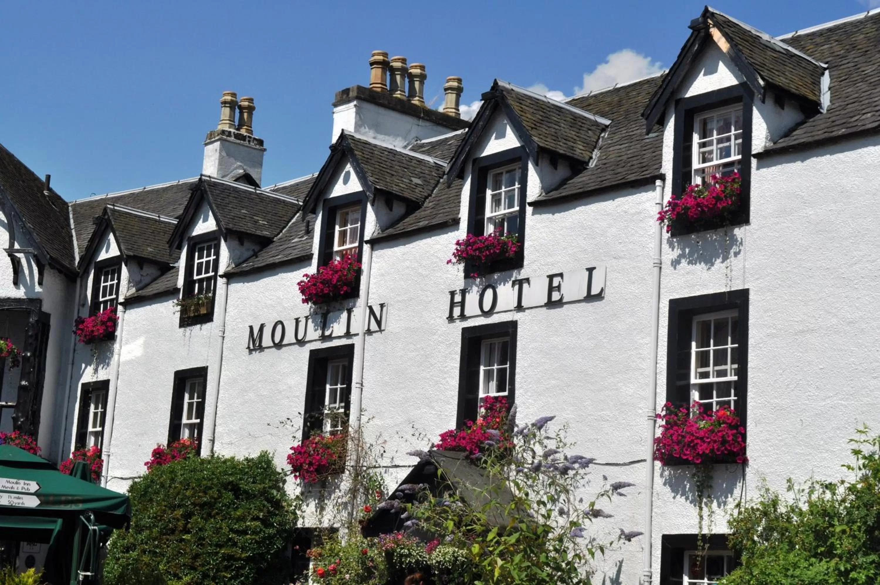 Facade/entrance in Moulin Hotel