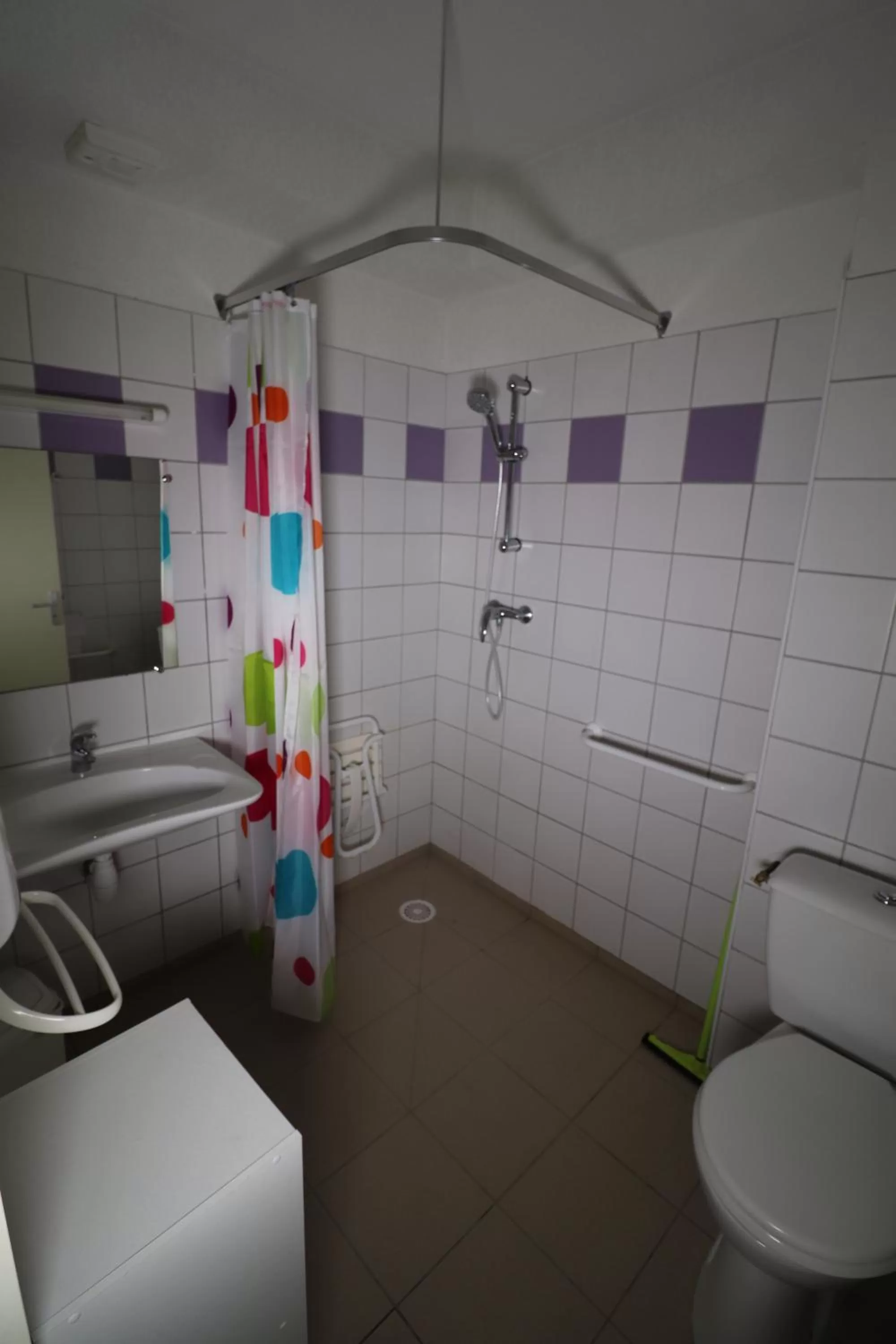 Shower, Bathroom in Chateau Ricard