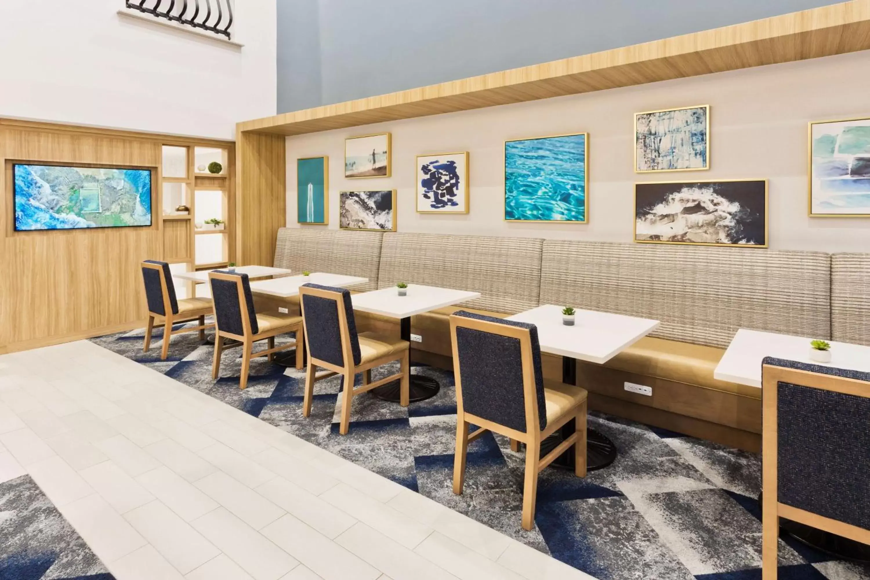 Breakfast in Hampton Inn & Suites Phenix City- Columbus Area Breakfast in Hampton Inn & Suites Phenix City- Columbus Area