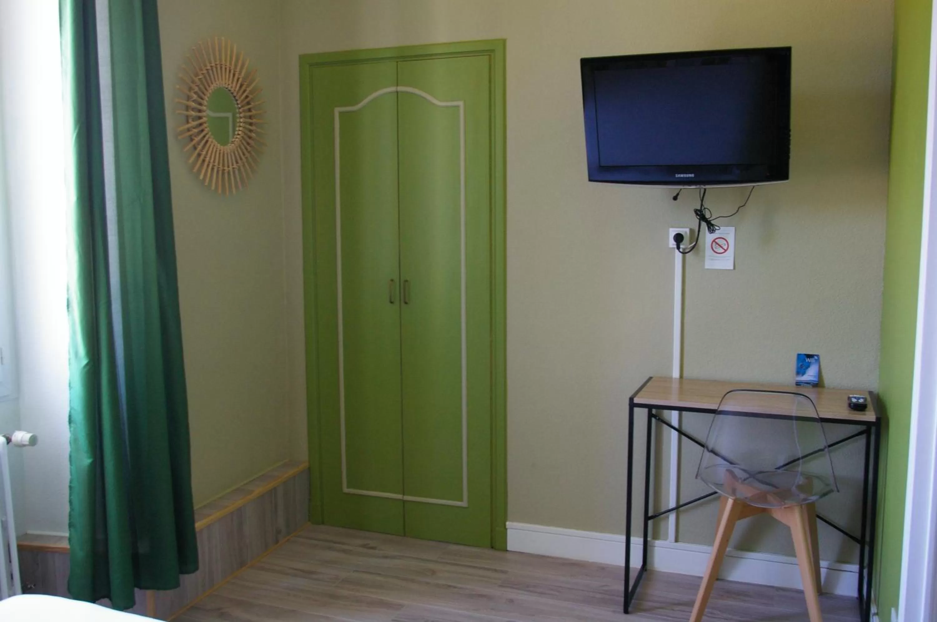 Hôtel de Bretagne - anciennement Queen Serenity Hotel