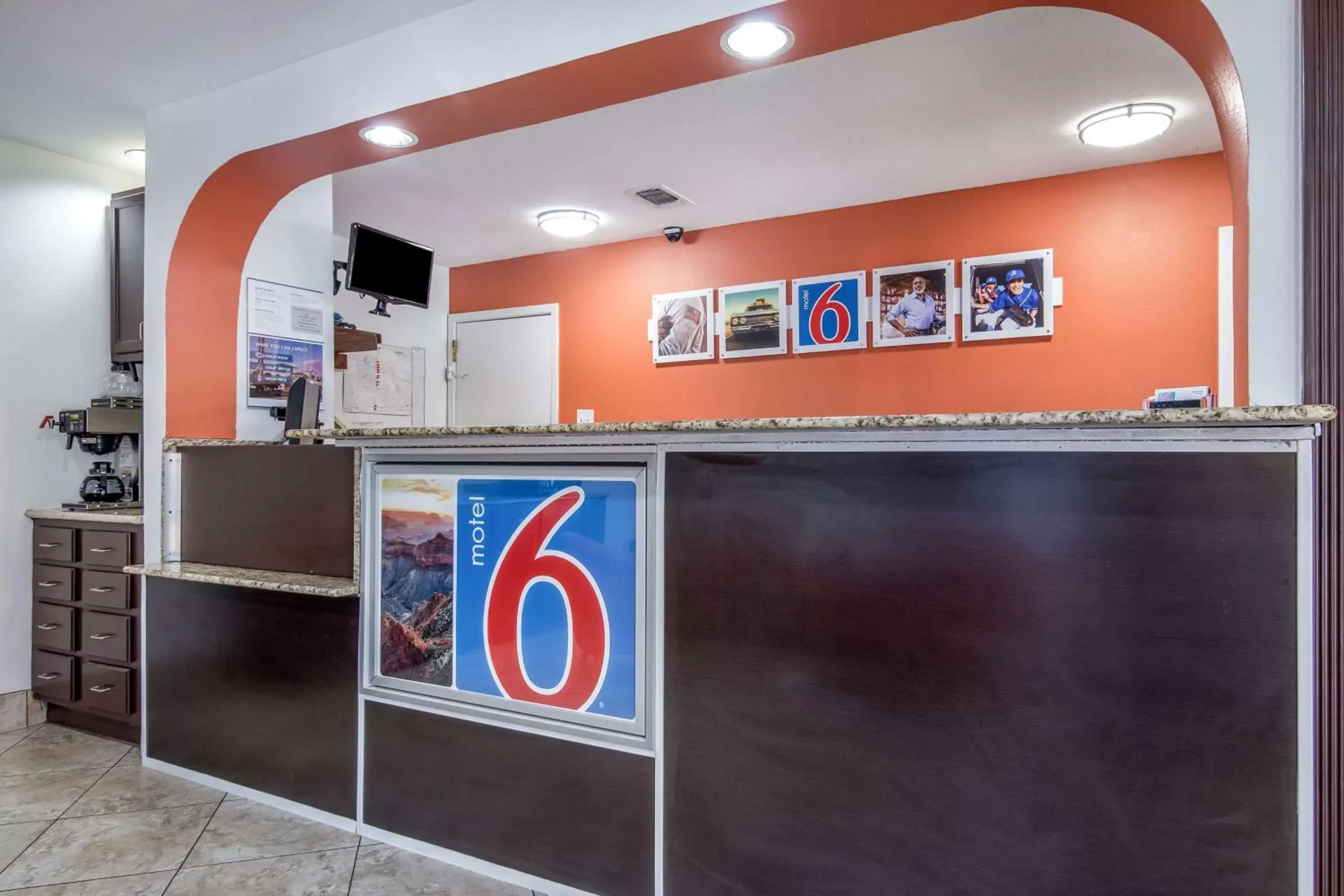 Lobby or reception in Motel 6-Marshall, TX