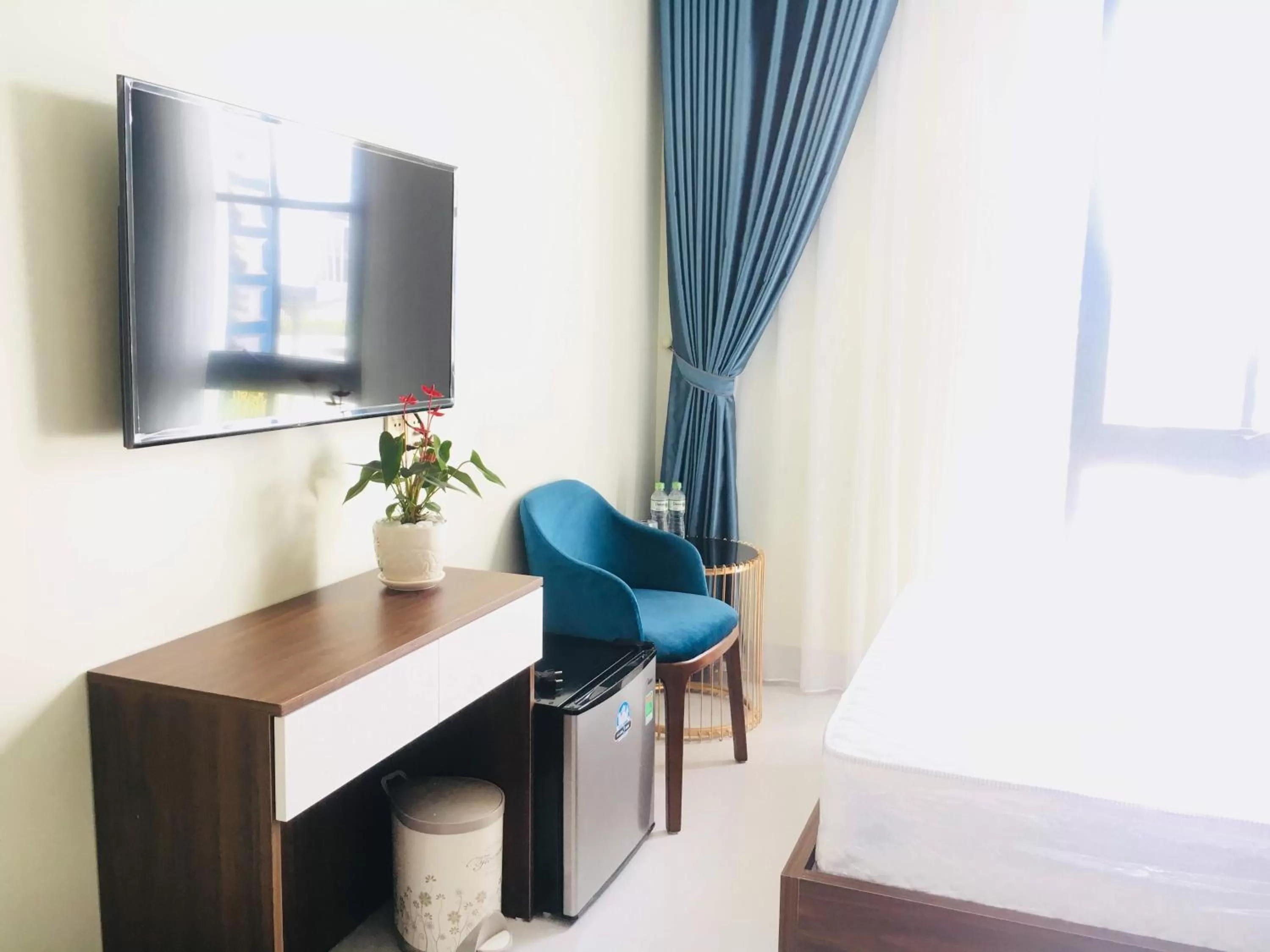 TV and multimedia in May House Hotel