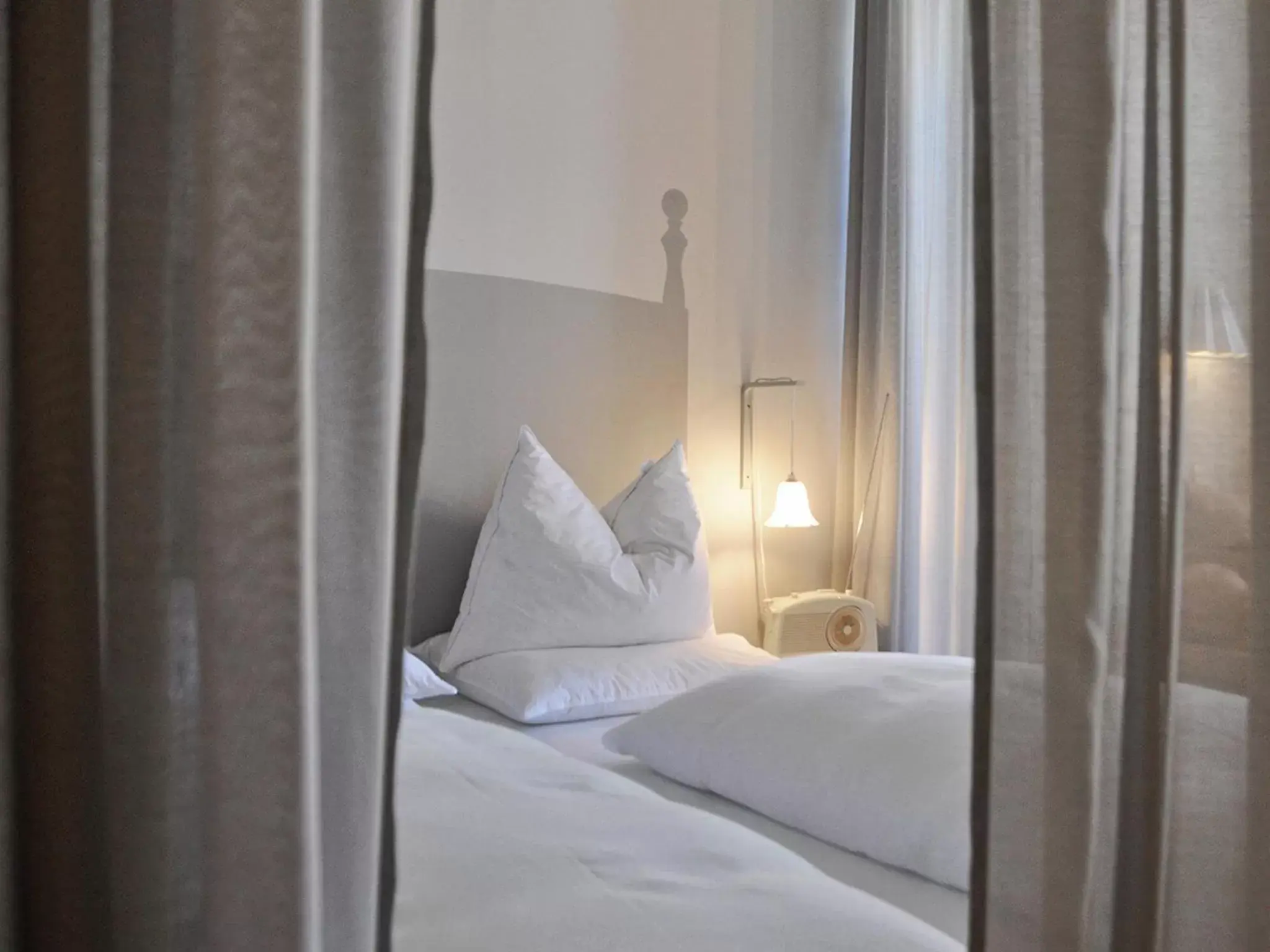 Decorative detail, Bed in grätzlhotel Schönbrunn Decorative detail, Bed in grätzlhotel Schönbrunn