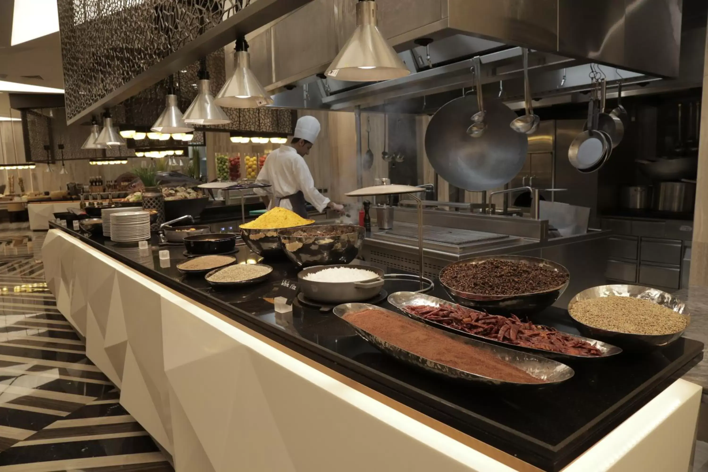 Restaurant/places to eat in Kempinski Hotel Muscat Restaurant/places to eat in Kempinski Hotel Muscat