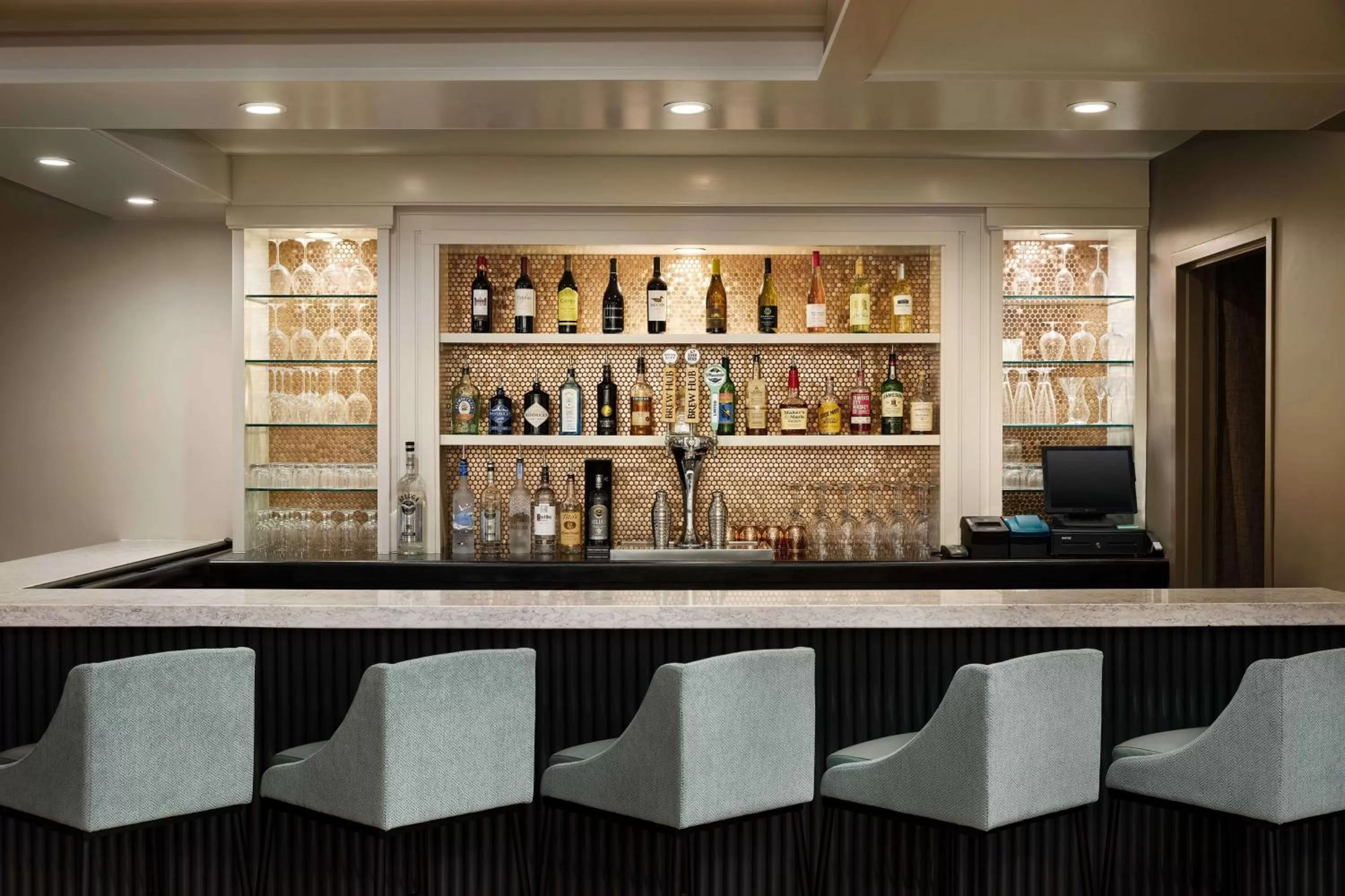 Lounge or bar in The Terrace Hotel Lakeland, Tapestry Collection by Hilton
