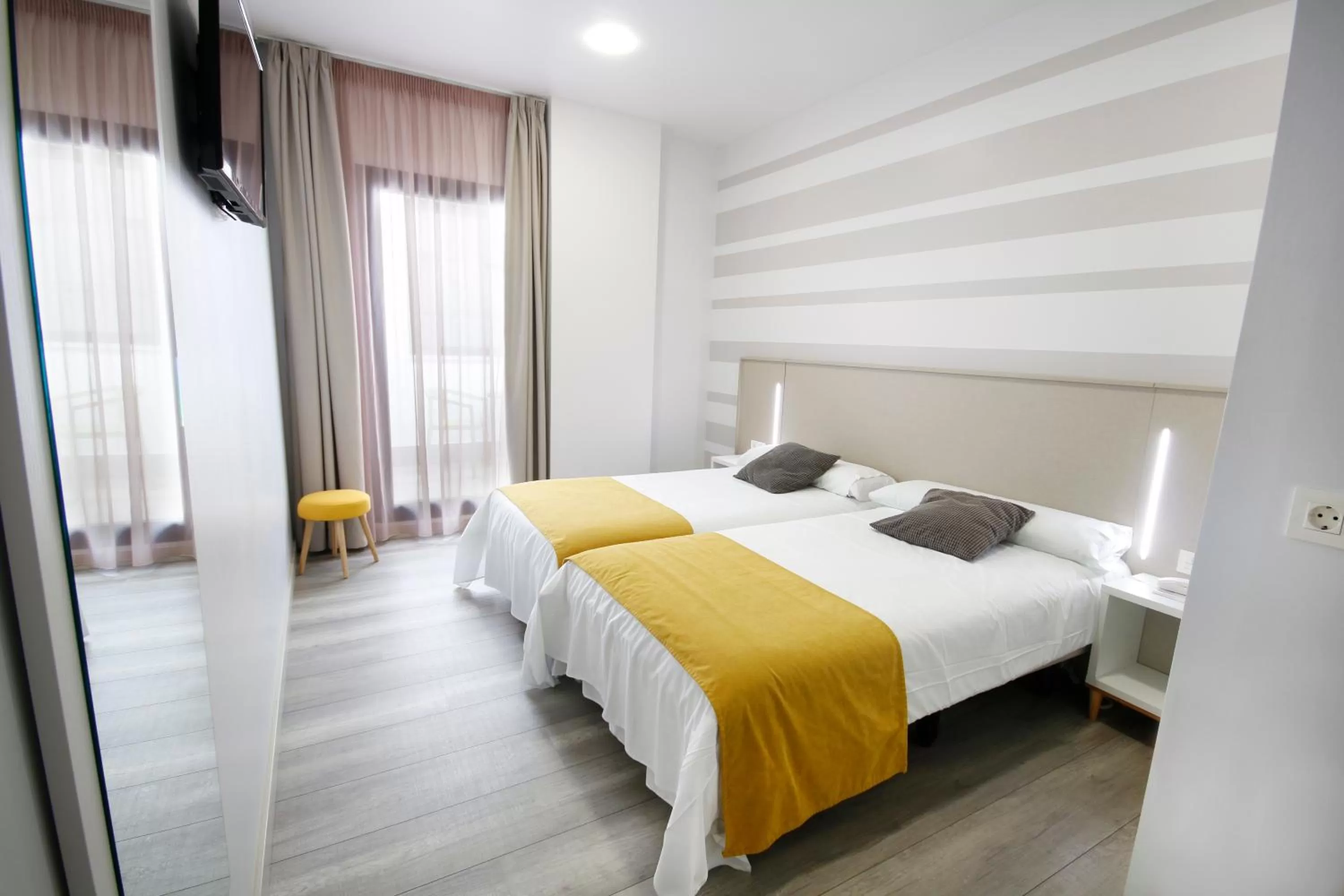 Photo of the whole room, Bed in Hotel Leo