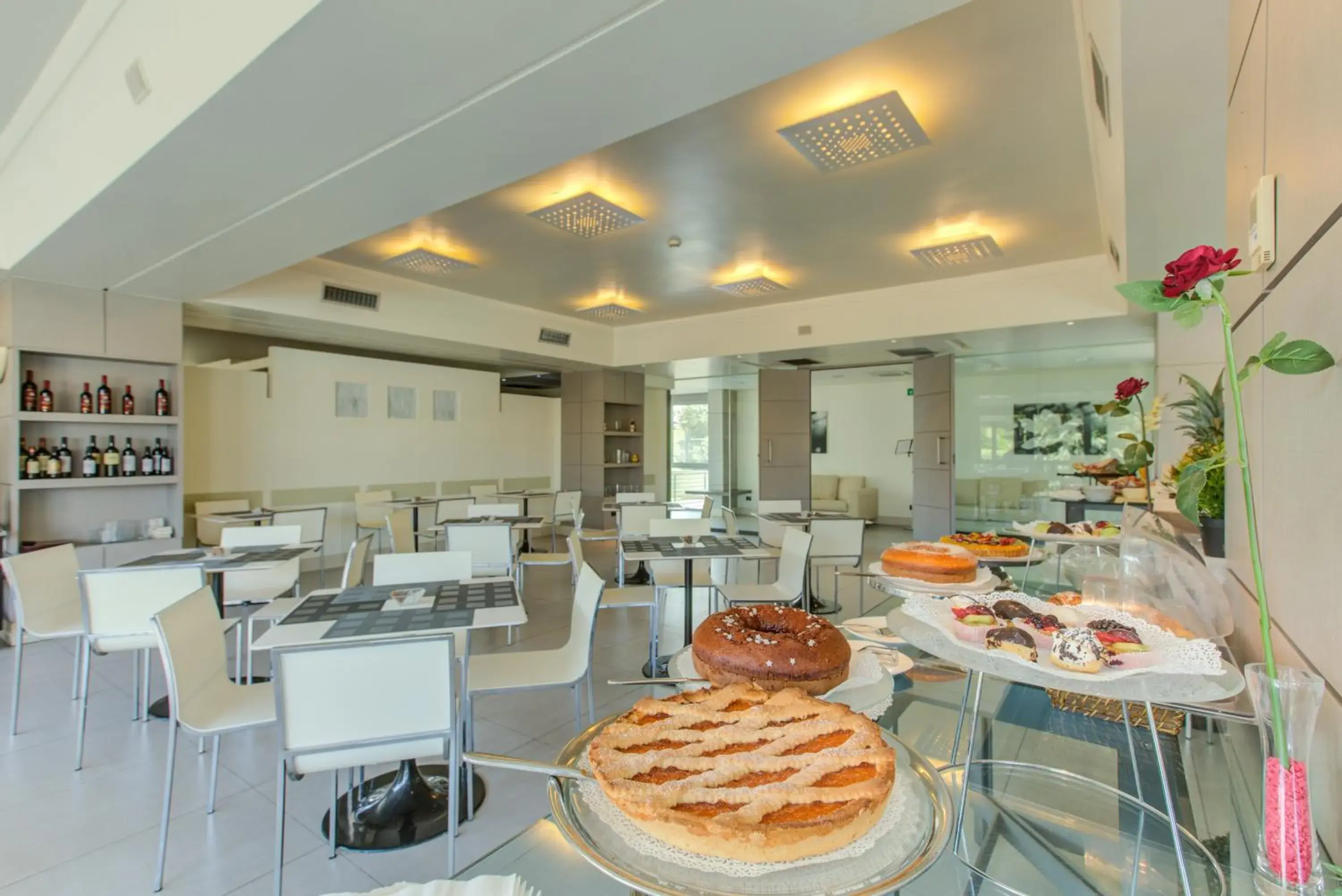 Restaurant/Places to Eat in Ardeatina Park Hotel