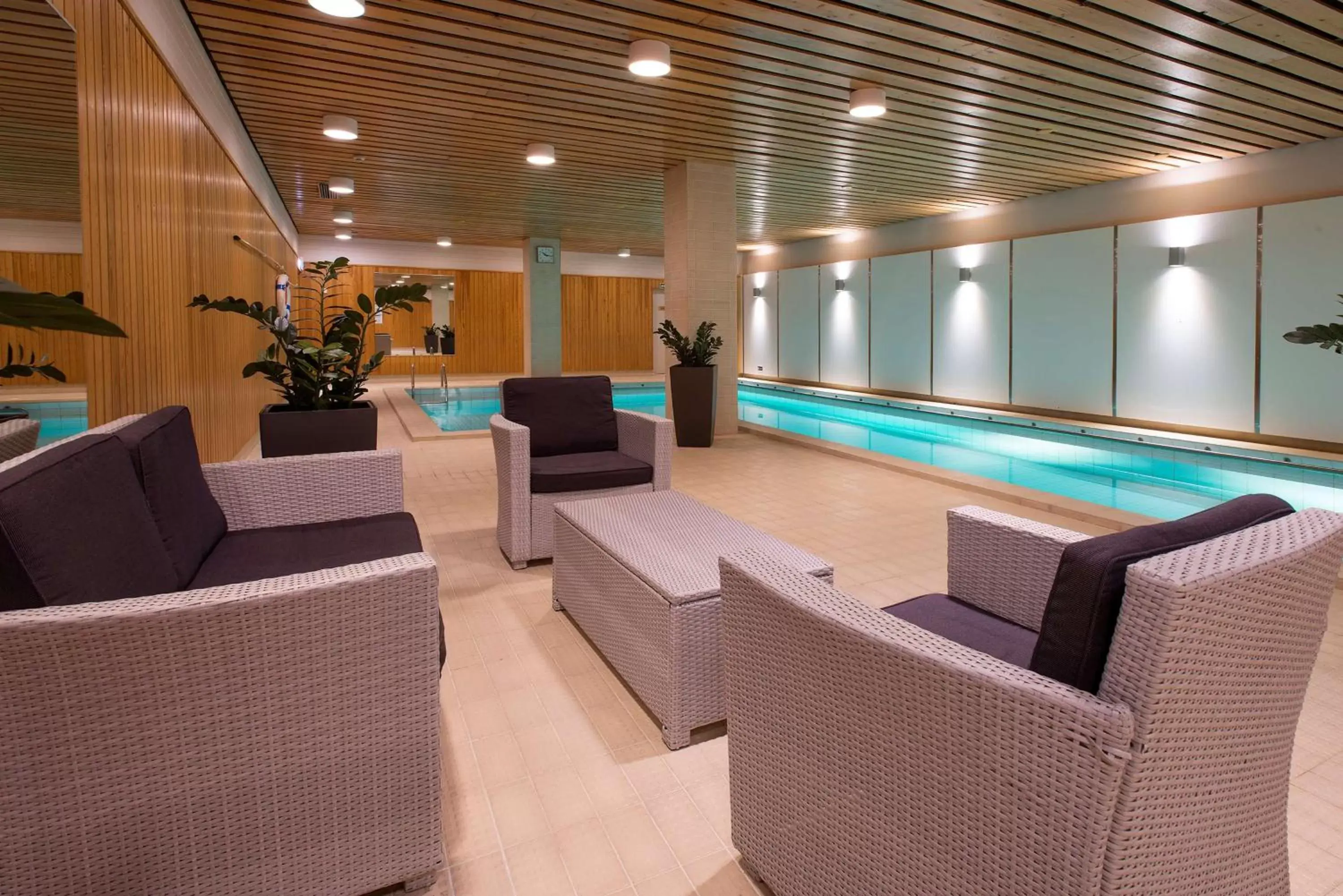 Activities, Swimming Pool in Scandic Oulu Station