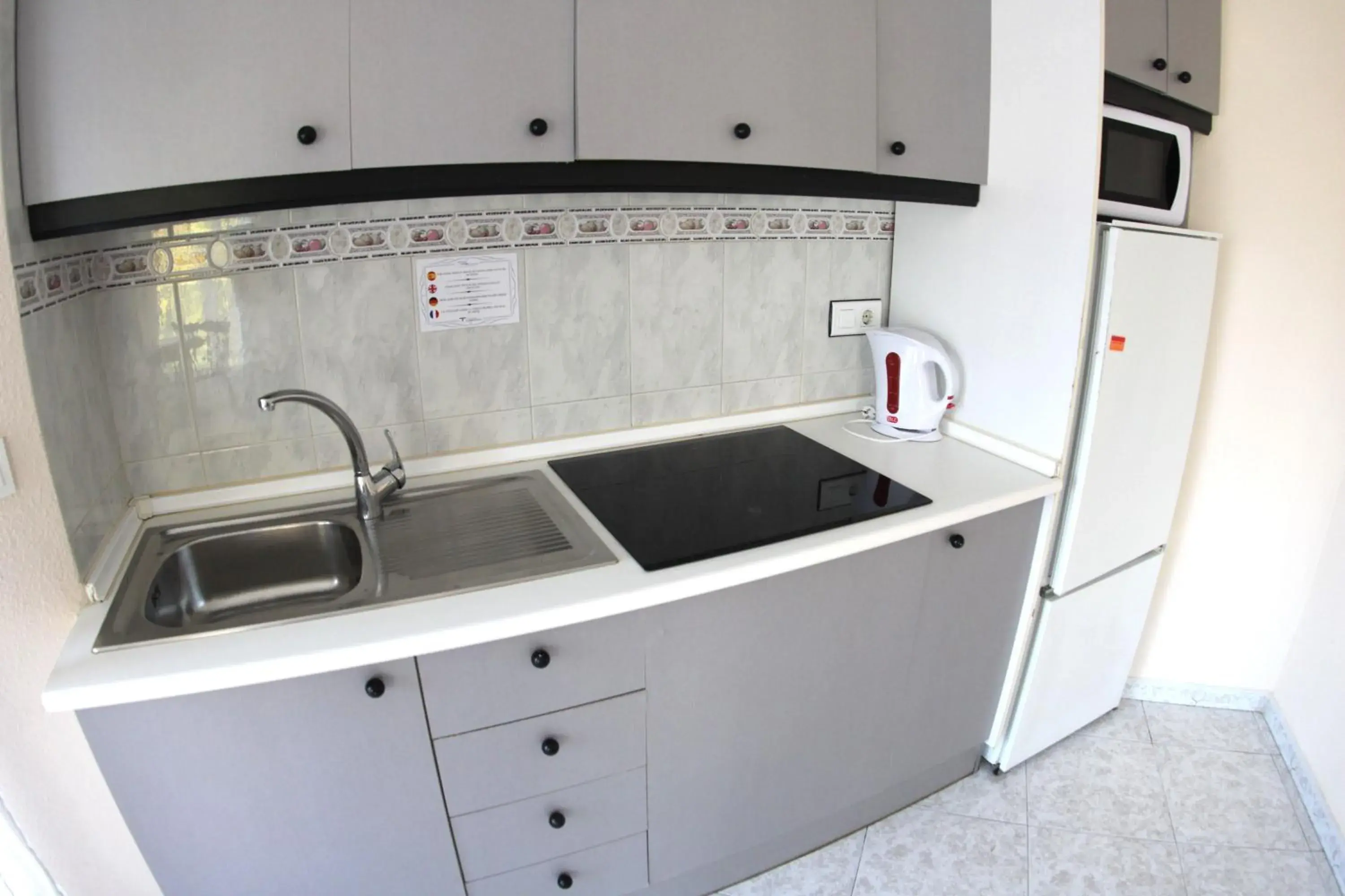 Kitchen/Kitchenette in Marina Internacional