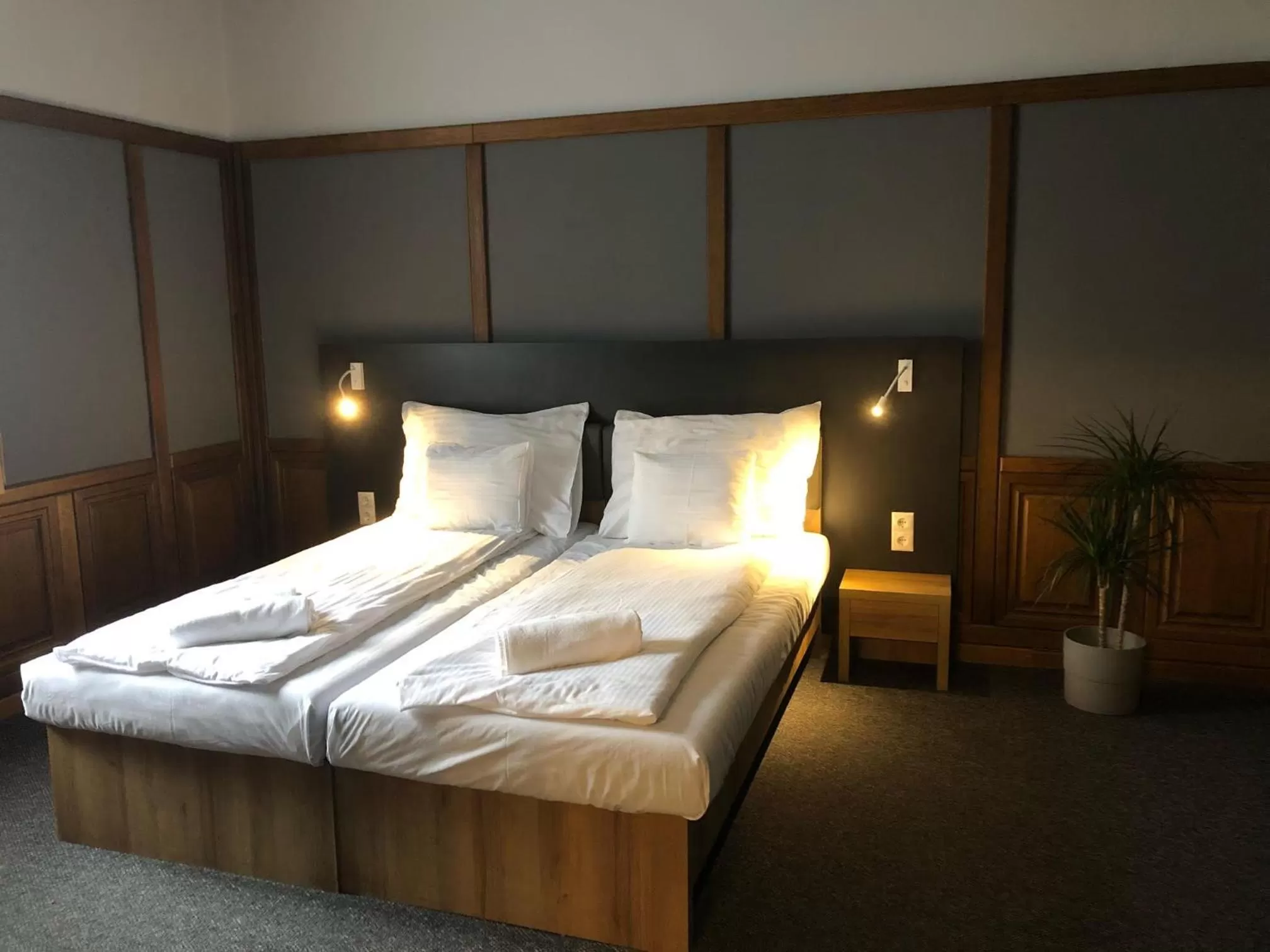 Bedroom, Bed in Svájci Lak Panzió