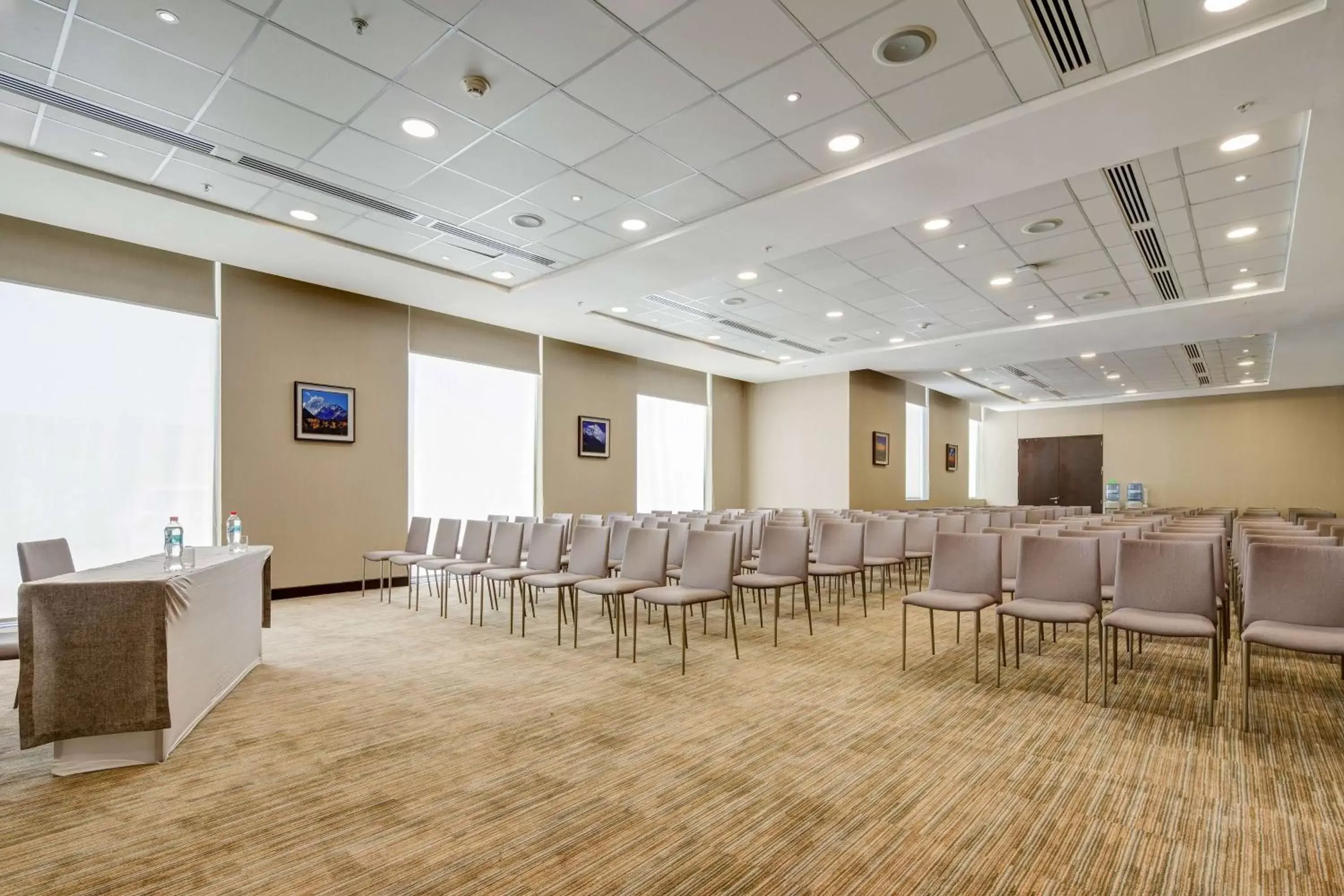 Meeting/conference room in La Quinta by Wyndham Santiago Aeropuerto