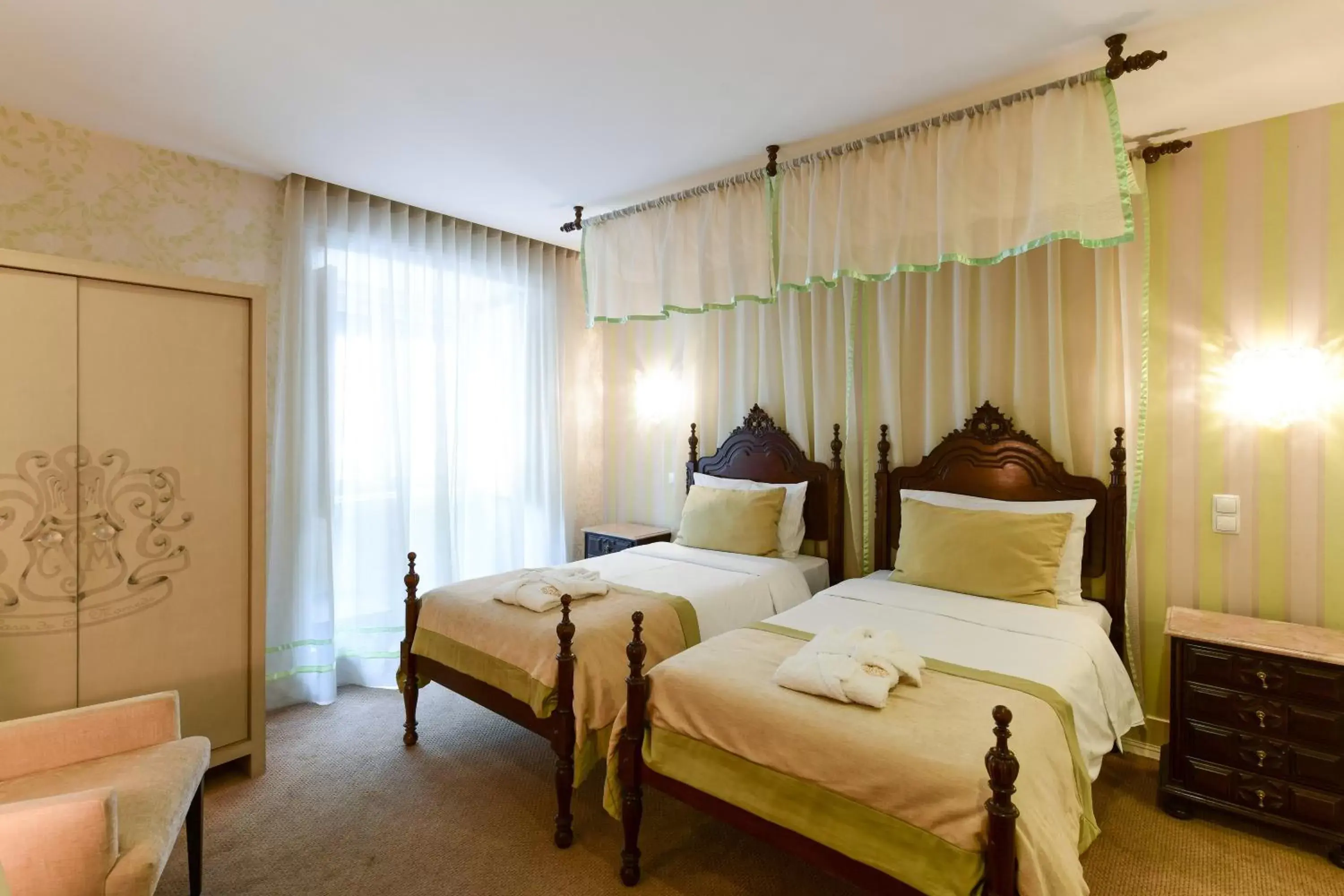 Bed in Casa de Sao Mamede Hotel