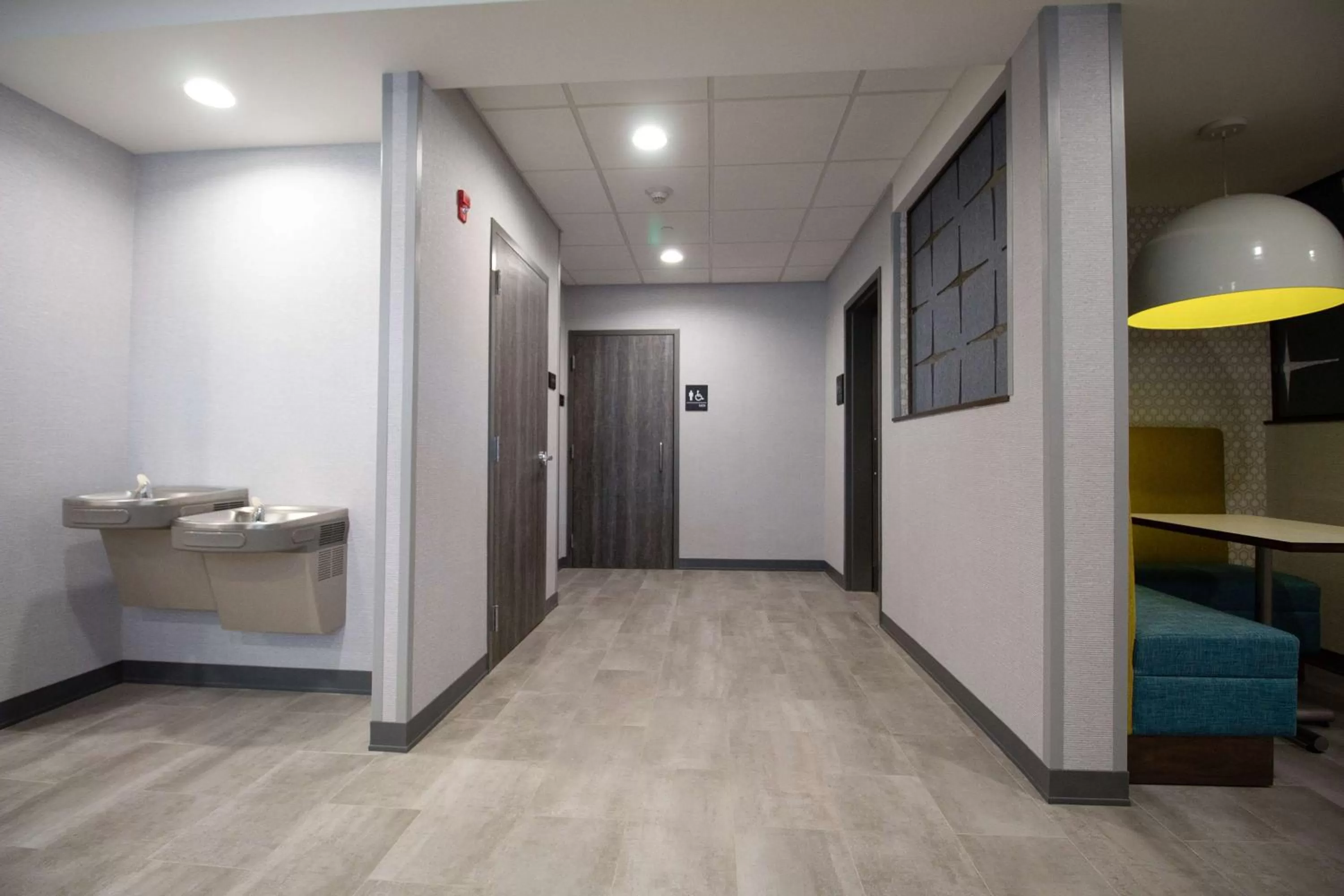 Bathroom in Hampton Inn North Attleboro, Ma