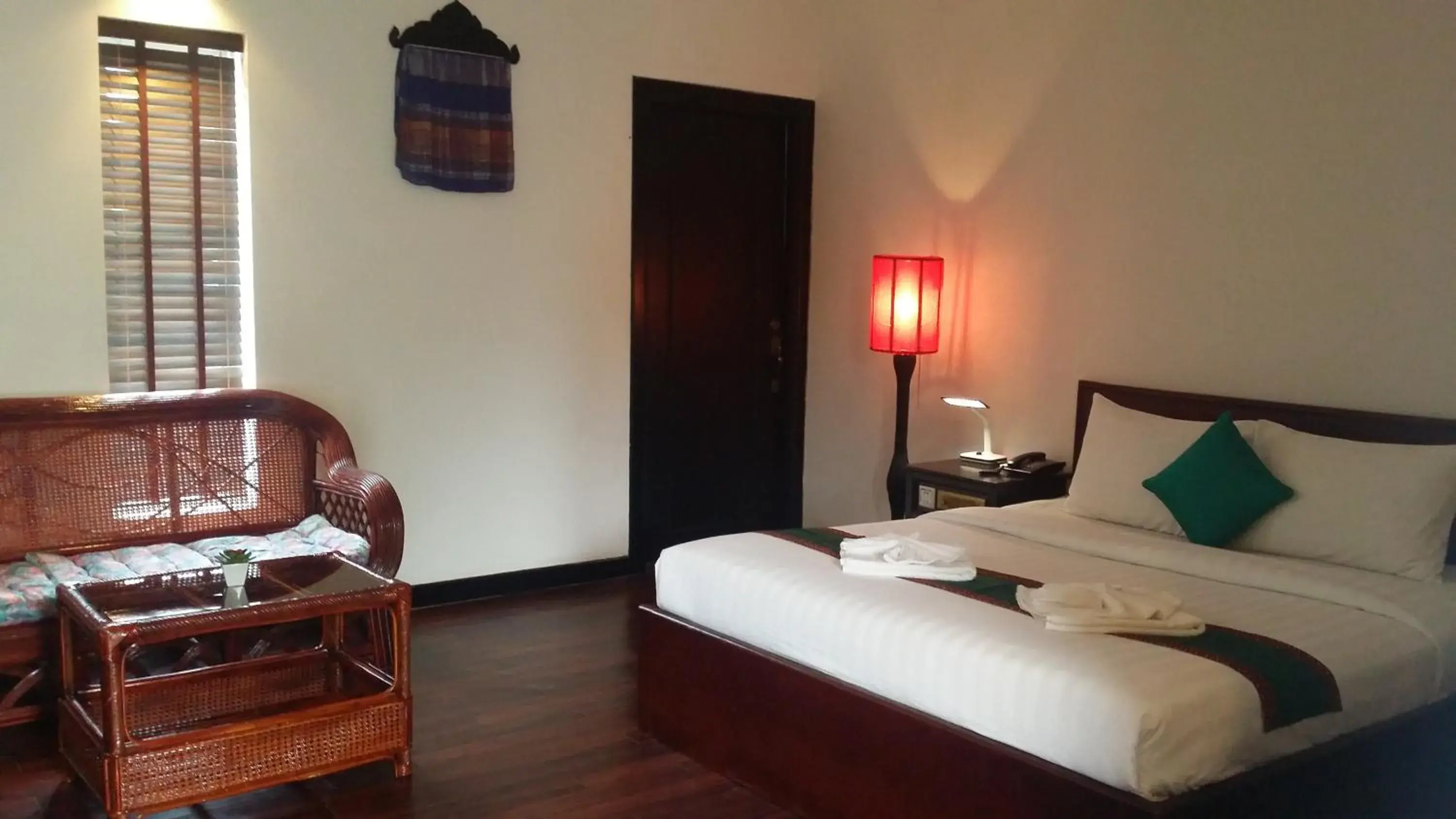 Living room, Bed in Vimean Sovannaphoum Resort