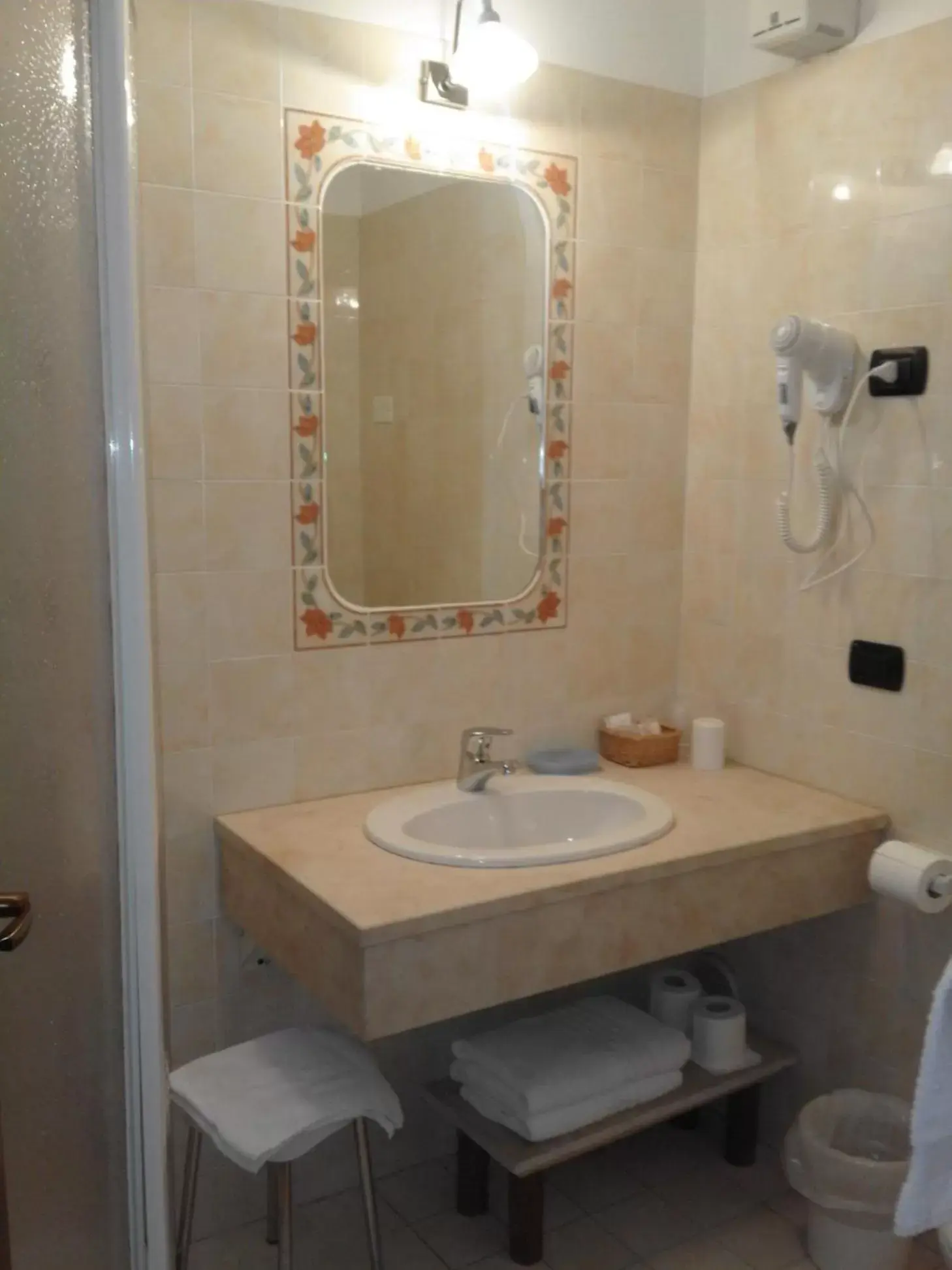 Bathroom in Hotel Villa Fosine