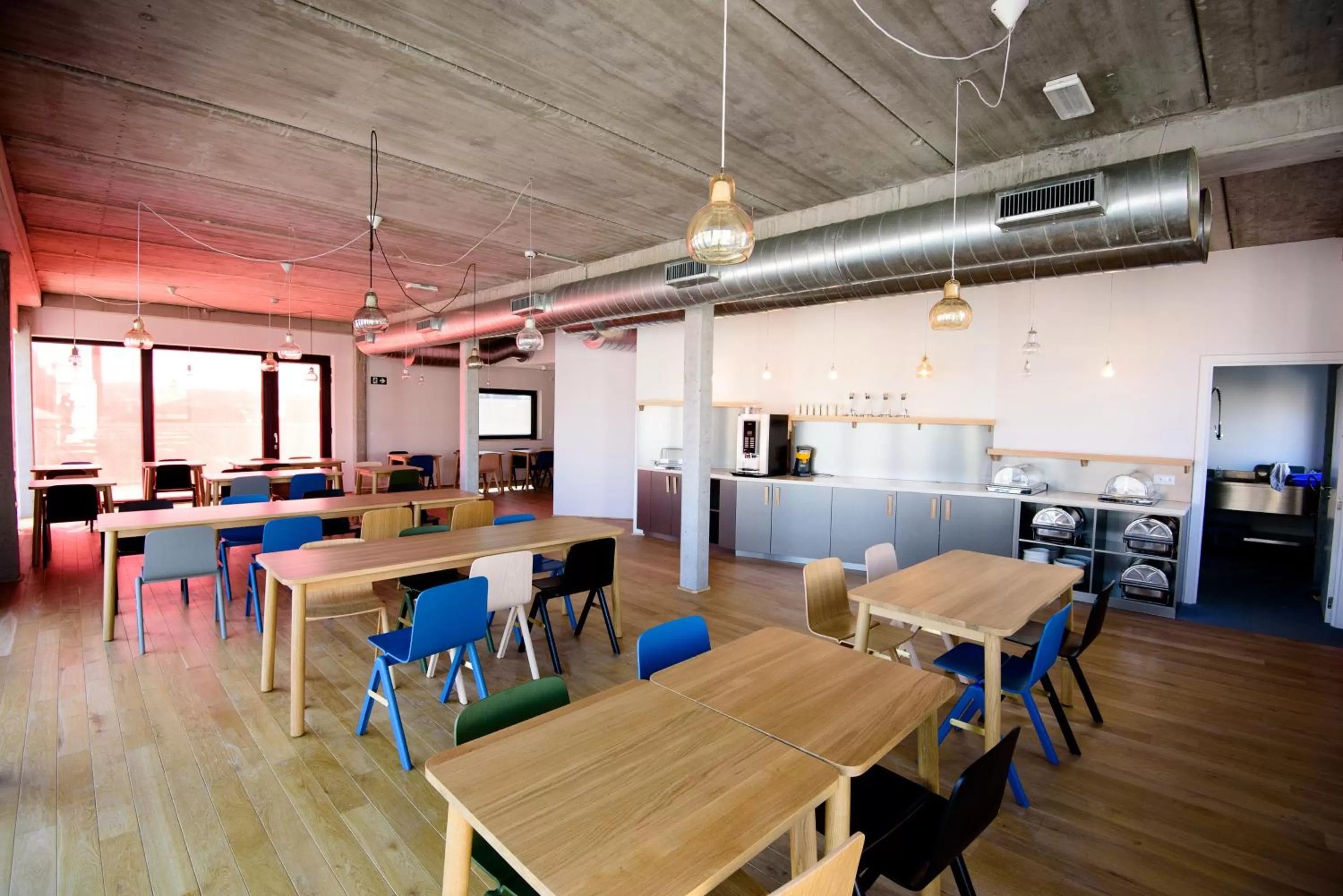 Restaurant/places to eat in Hôtel Belvue