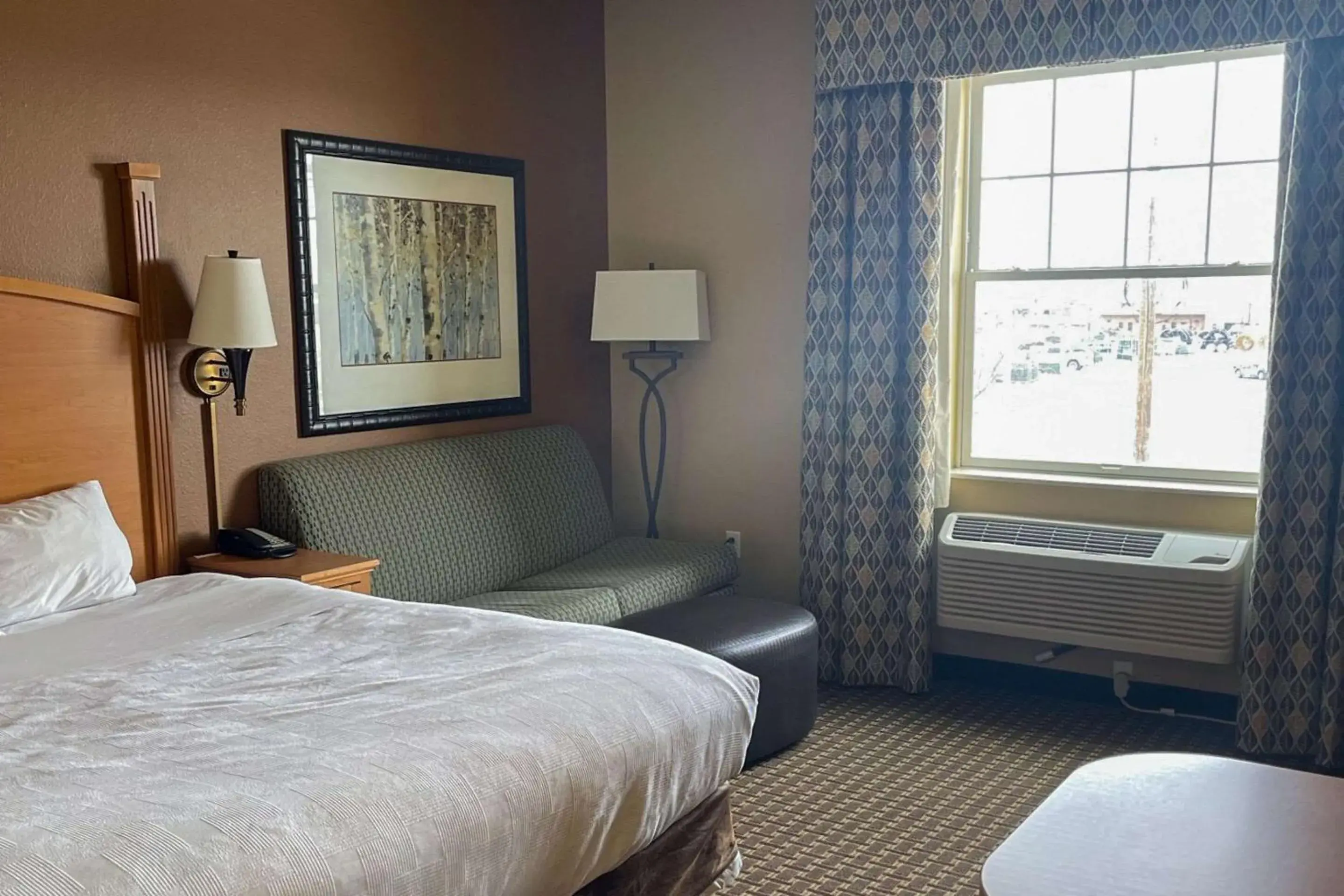 Bedroom, Bed in MainStay Suites Williston Bedroom, Bed in MainStay Suites Williston