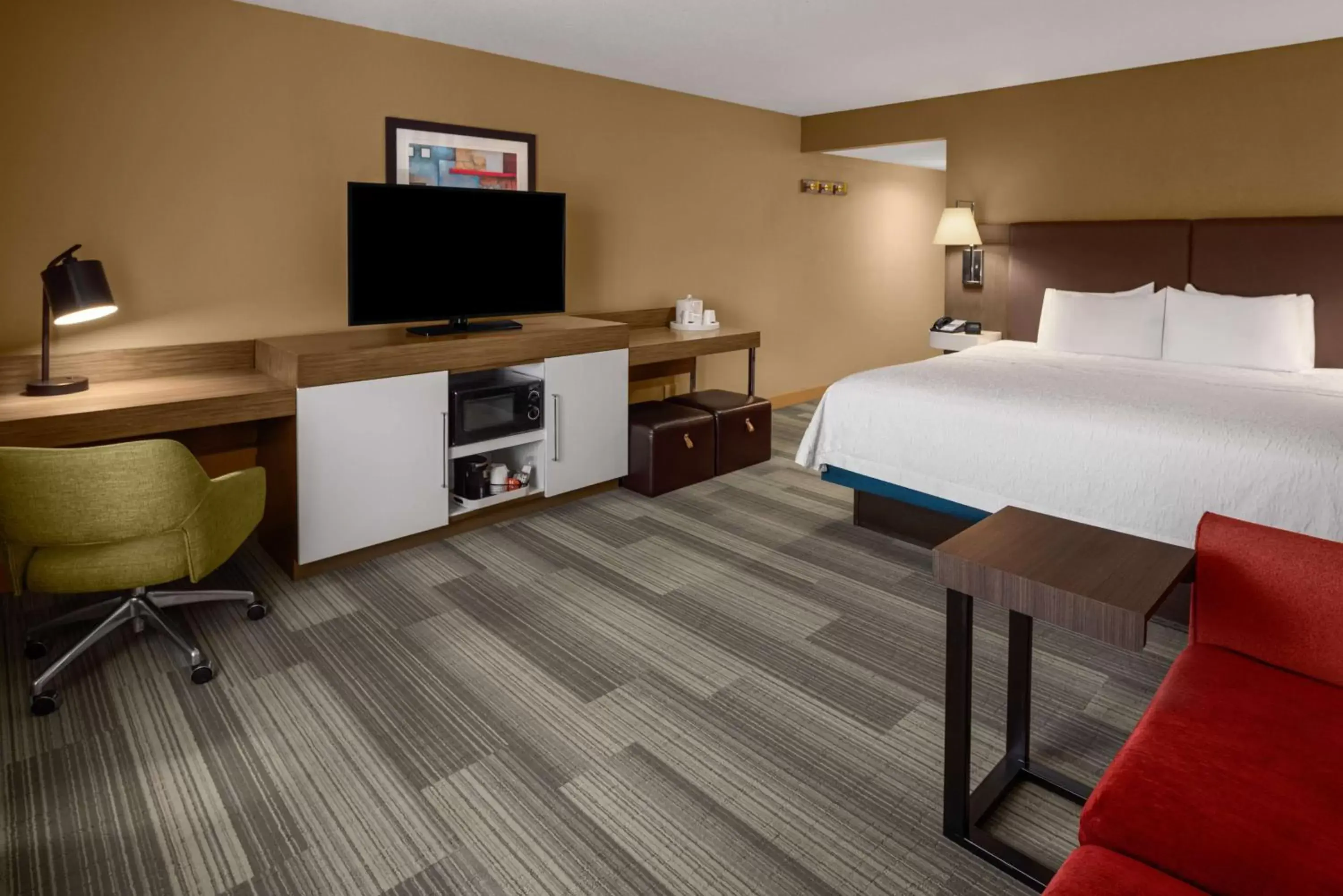 Bedroom, TV/Entertainment Center in Hampton Inn & Suites Banning/Beaumont