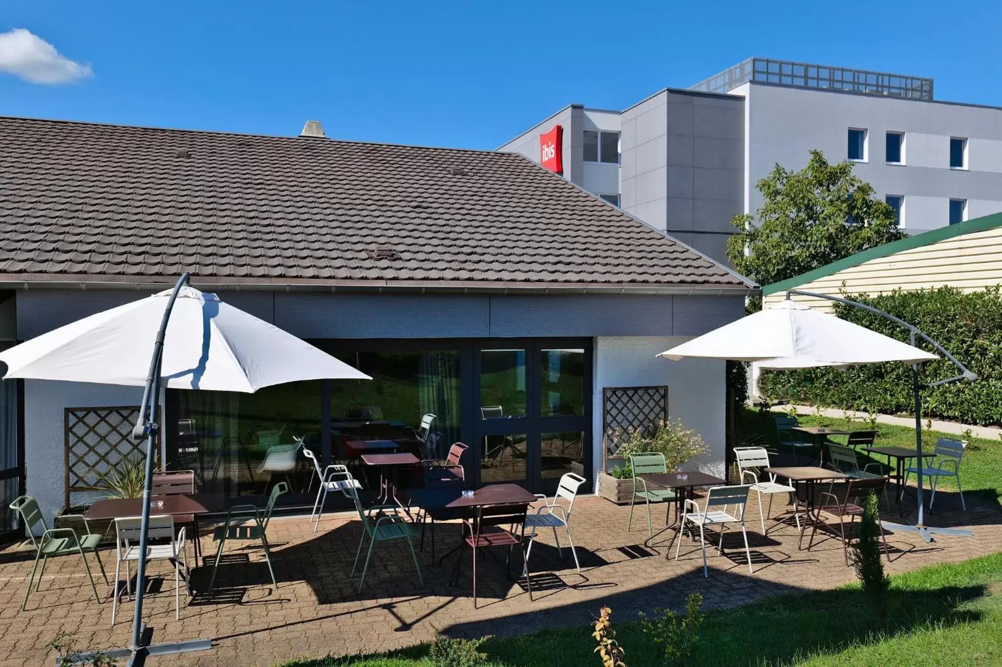 Patio, Property Building in ibis Moulins