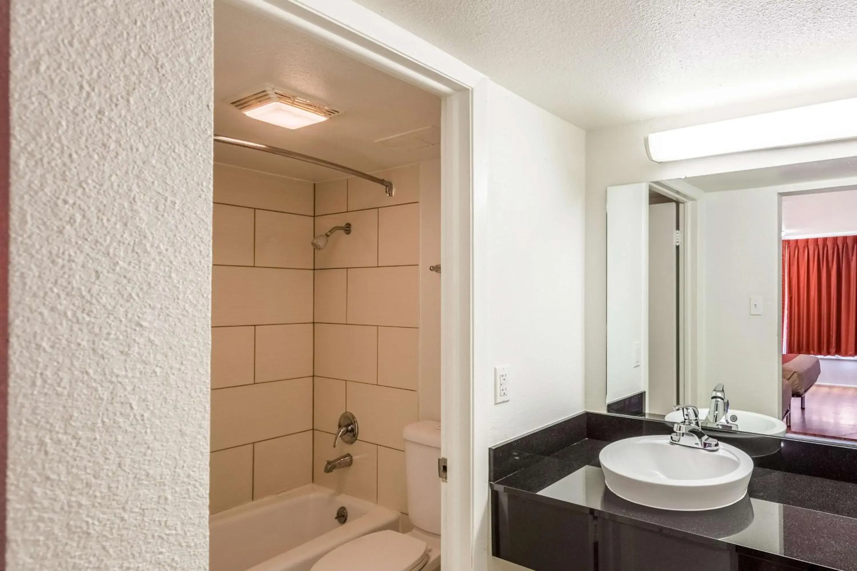 Shower, Bathroom in Motel 6 Fort Worth, Tx - Stockyards