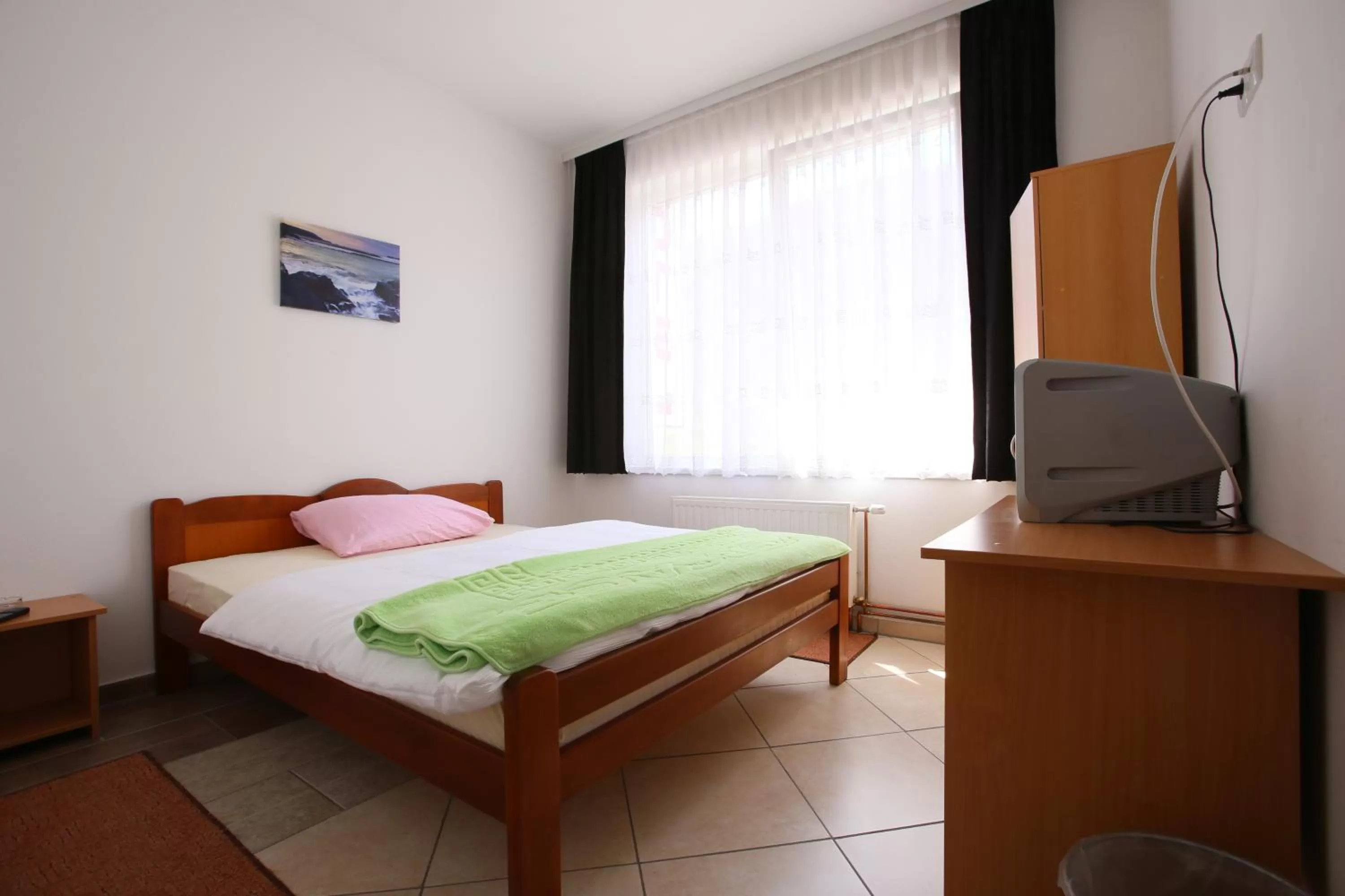 Photo of the whole room in Motel Maks