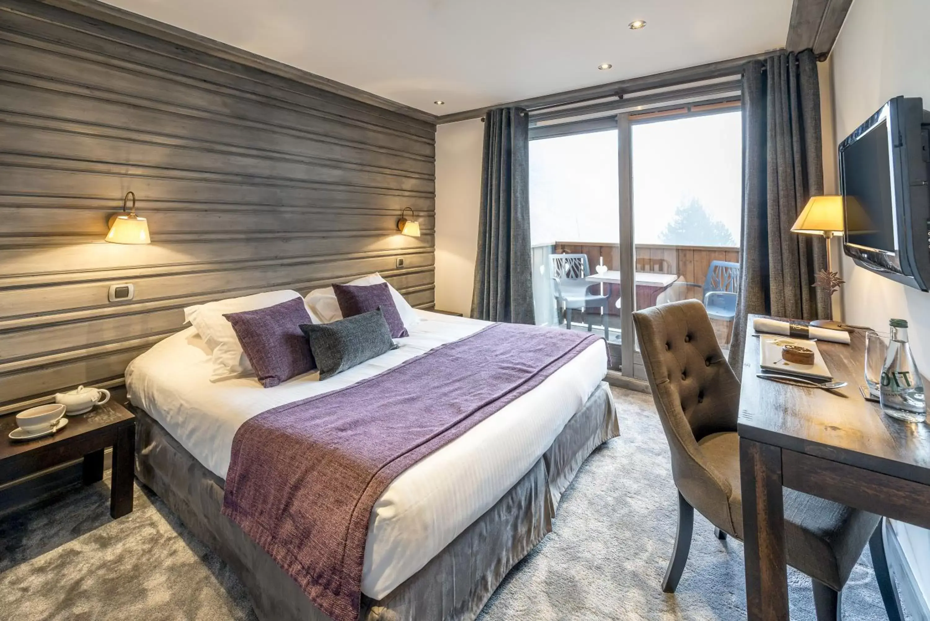 Double or Twin Room with Mountain View in Hotel La Chaudanne Double or Twin Room with Mountain View in Hotel La Chaudanne