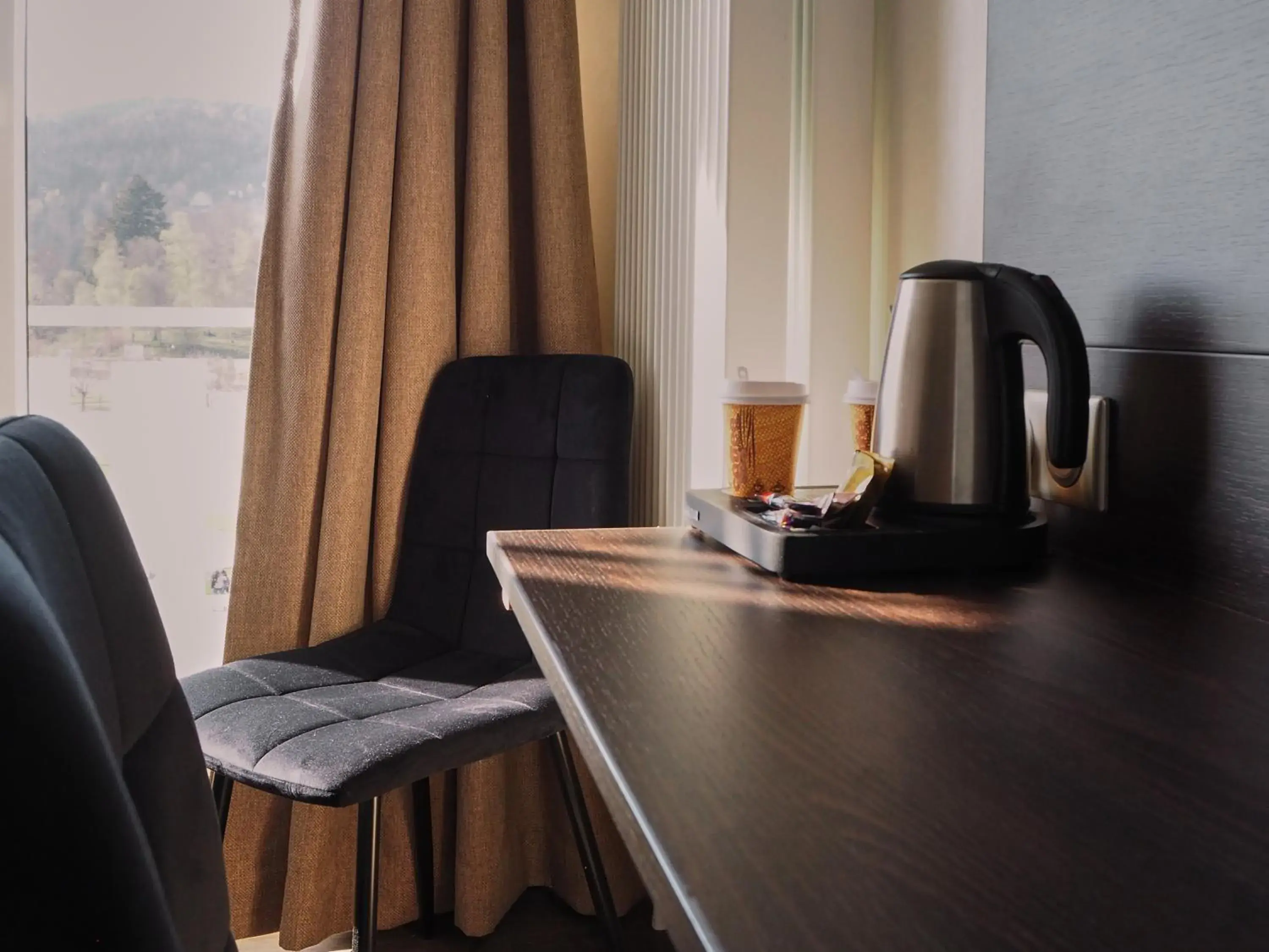 Coffee/tea facilities in Hôtel Le Beau Rivage