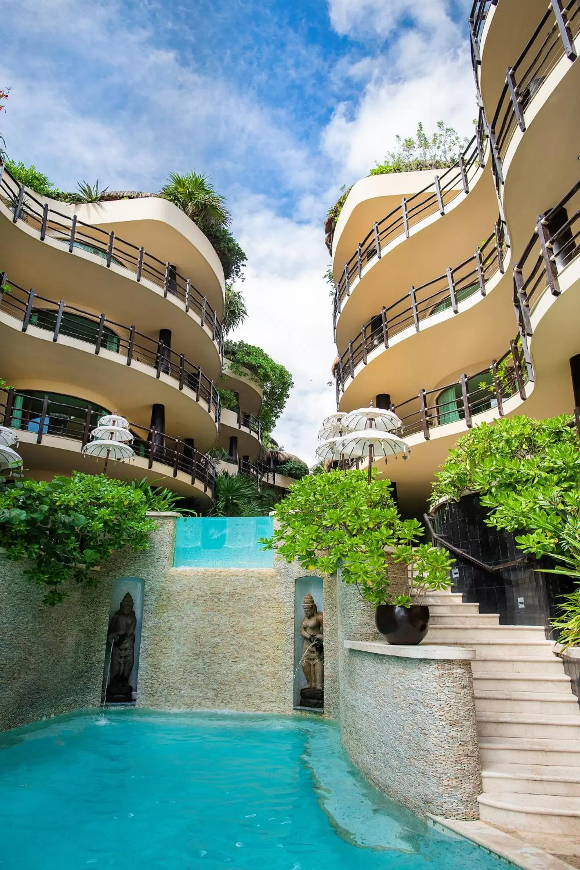 Property building in El Taj Oceanfront and Beachside Condo Hotel Property building in El Taj Oceanfront and Beachside Condo Hotel