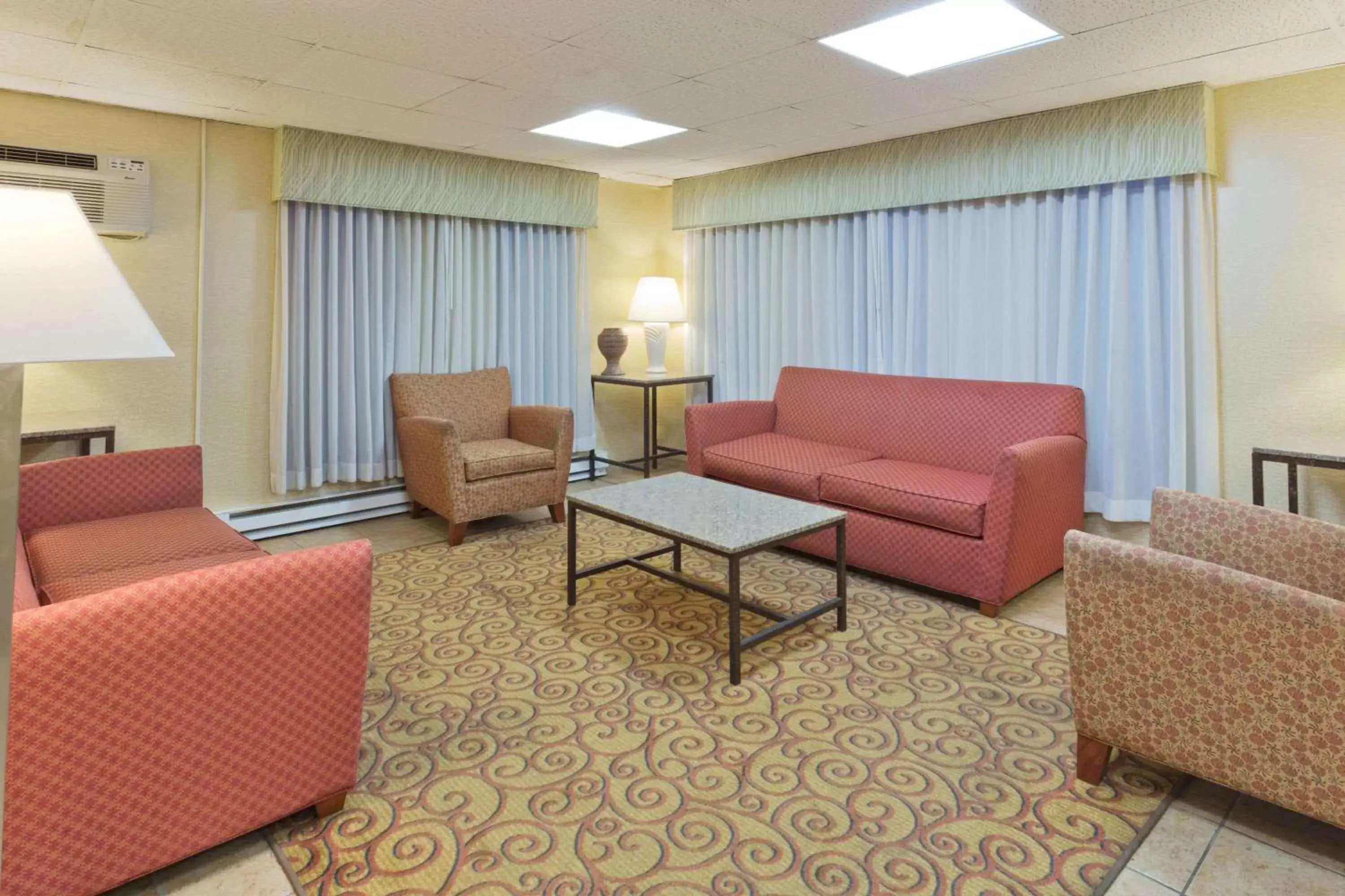 Lobby or reception in Days Inn by Wyndham Rockford