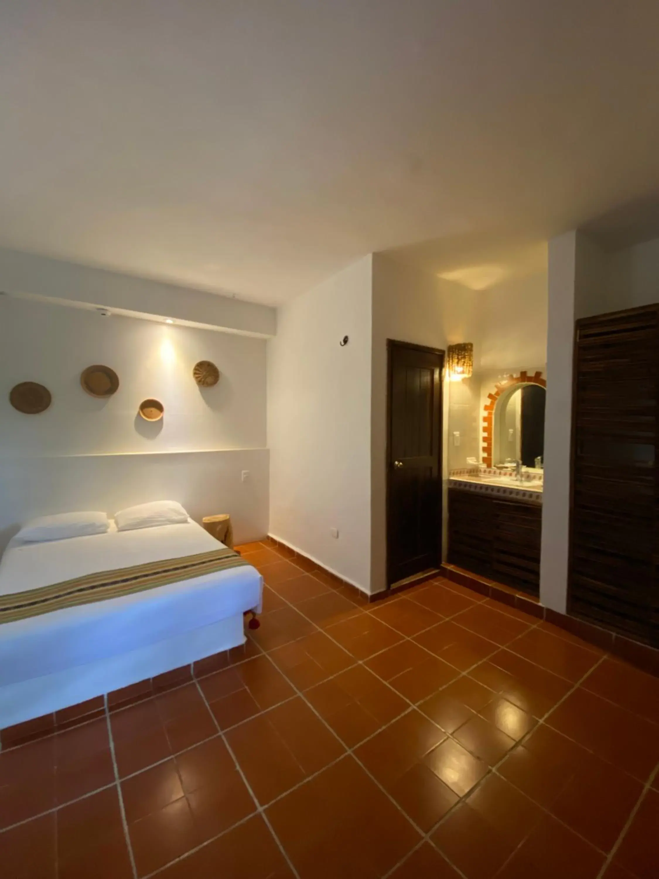 Photo of the whole room, Bed in L.Hotelito Tulum