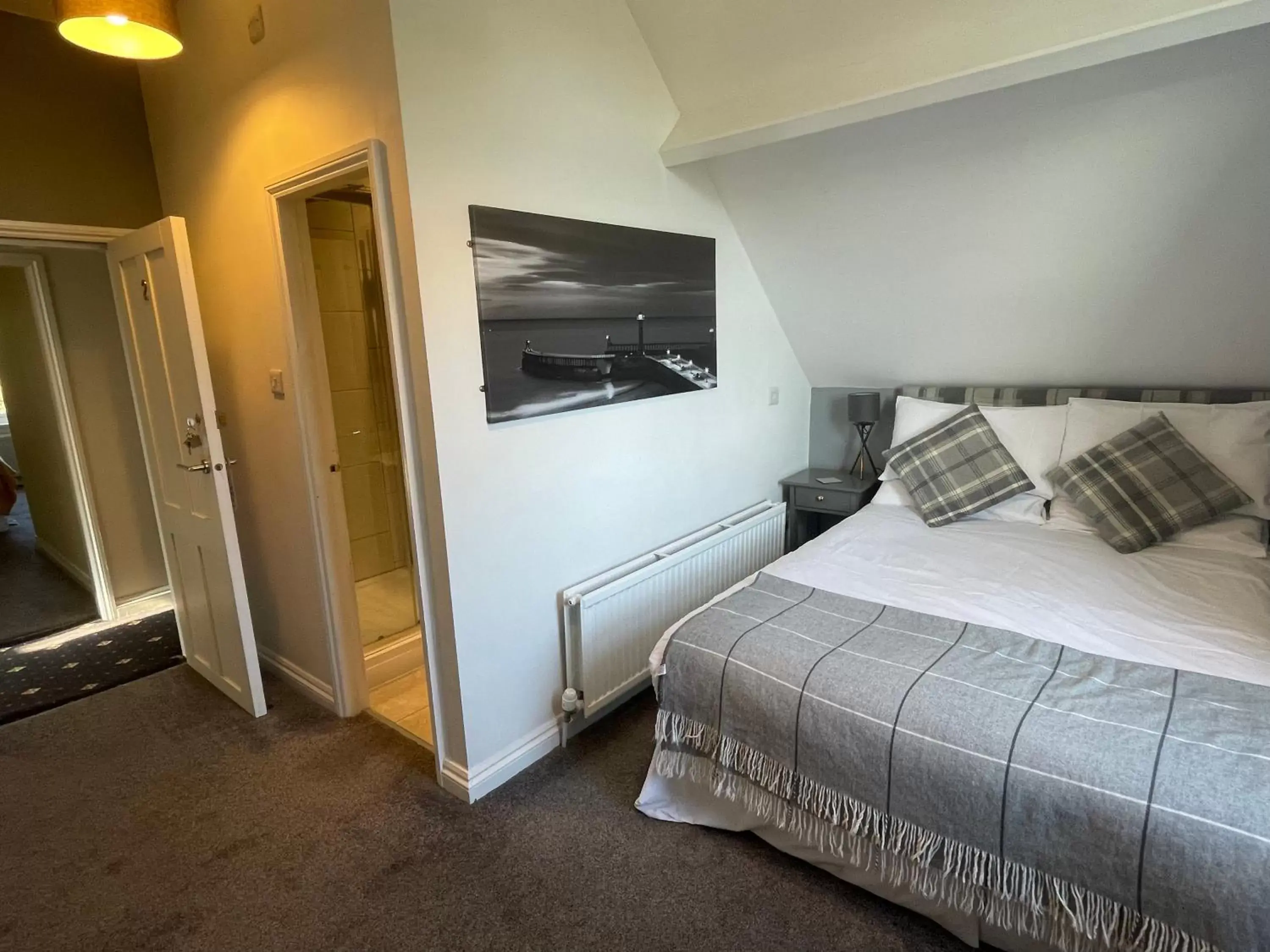 Bedroom, Bed in The Fylingdales Inn