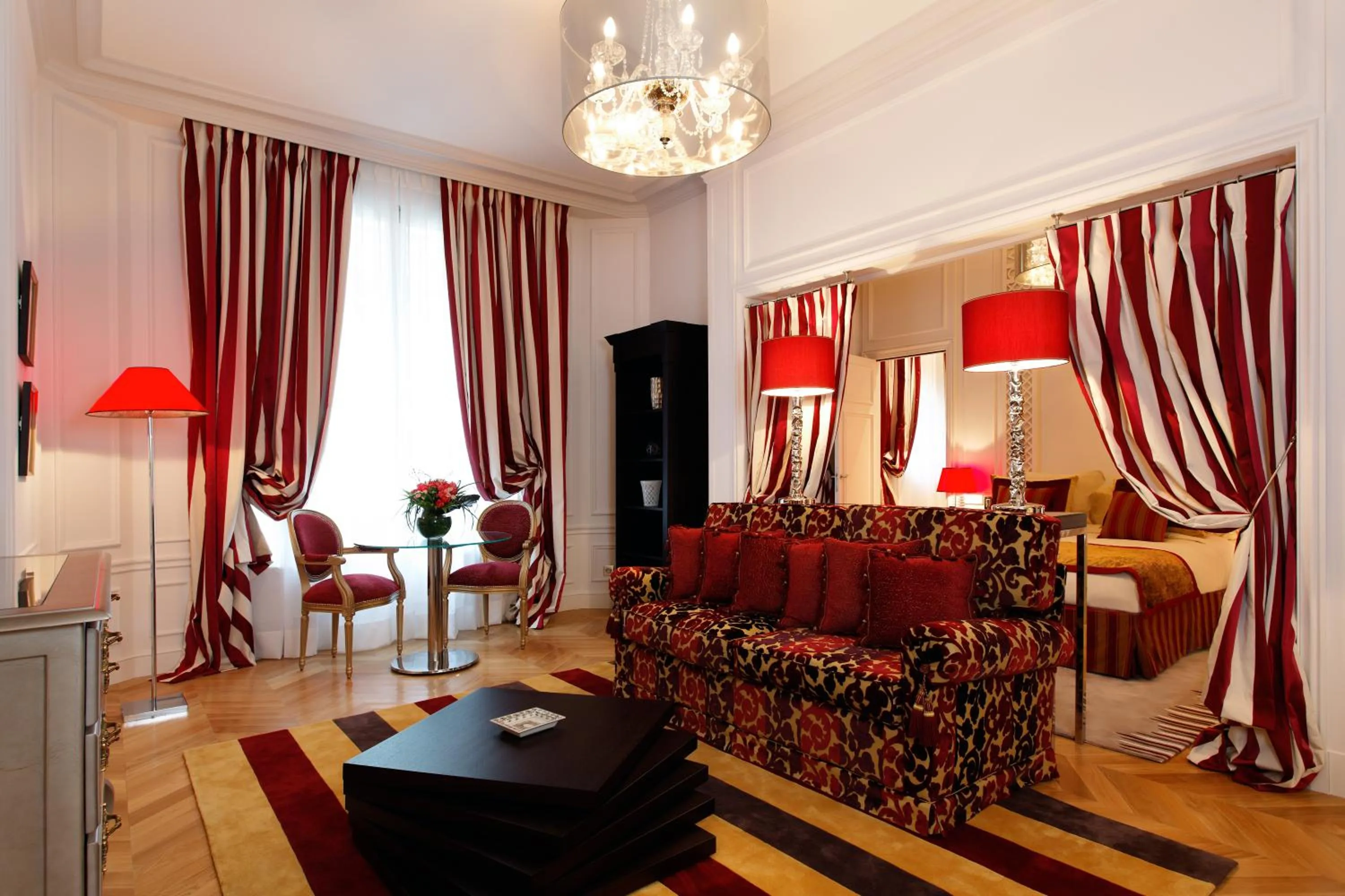 Photo of the whole room in Majestic Hotel Spa - Champs Elysées