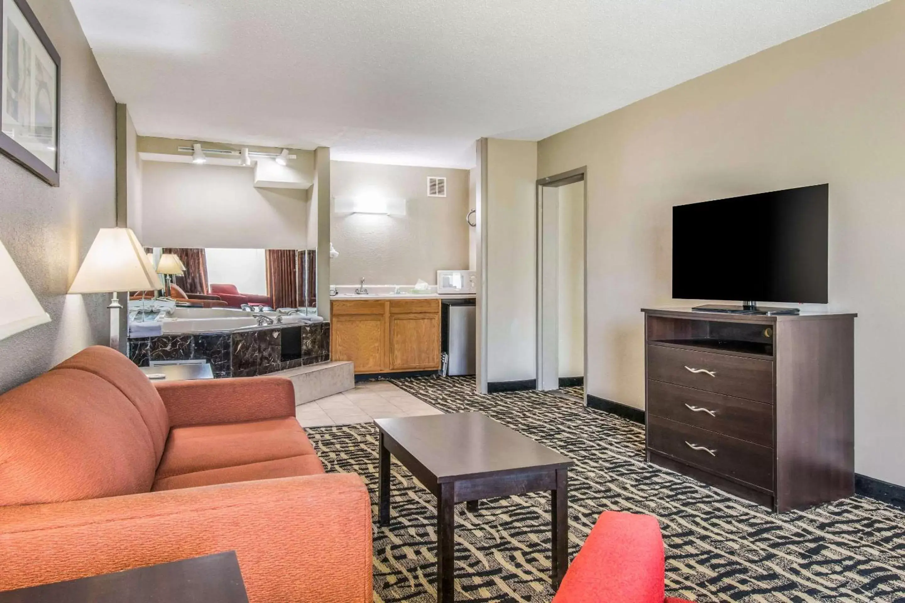 Photo of the whole room, Seating Area in Quality Inn & Suites York