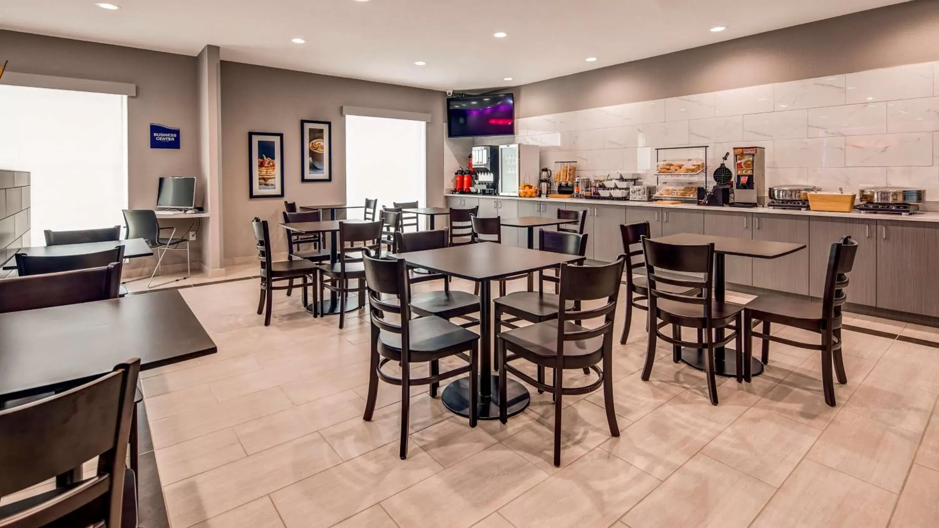 Restaurant/places to eat in SureStay Plus Hotel by Best Western Humble Restaurant/places to eat in SureStay Plus Hotel by Best Western Humble