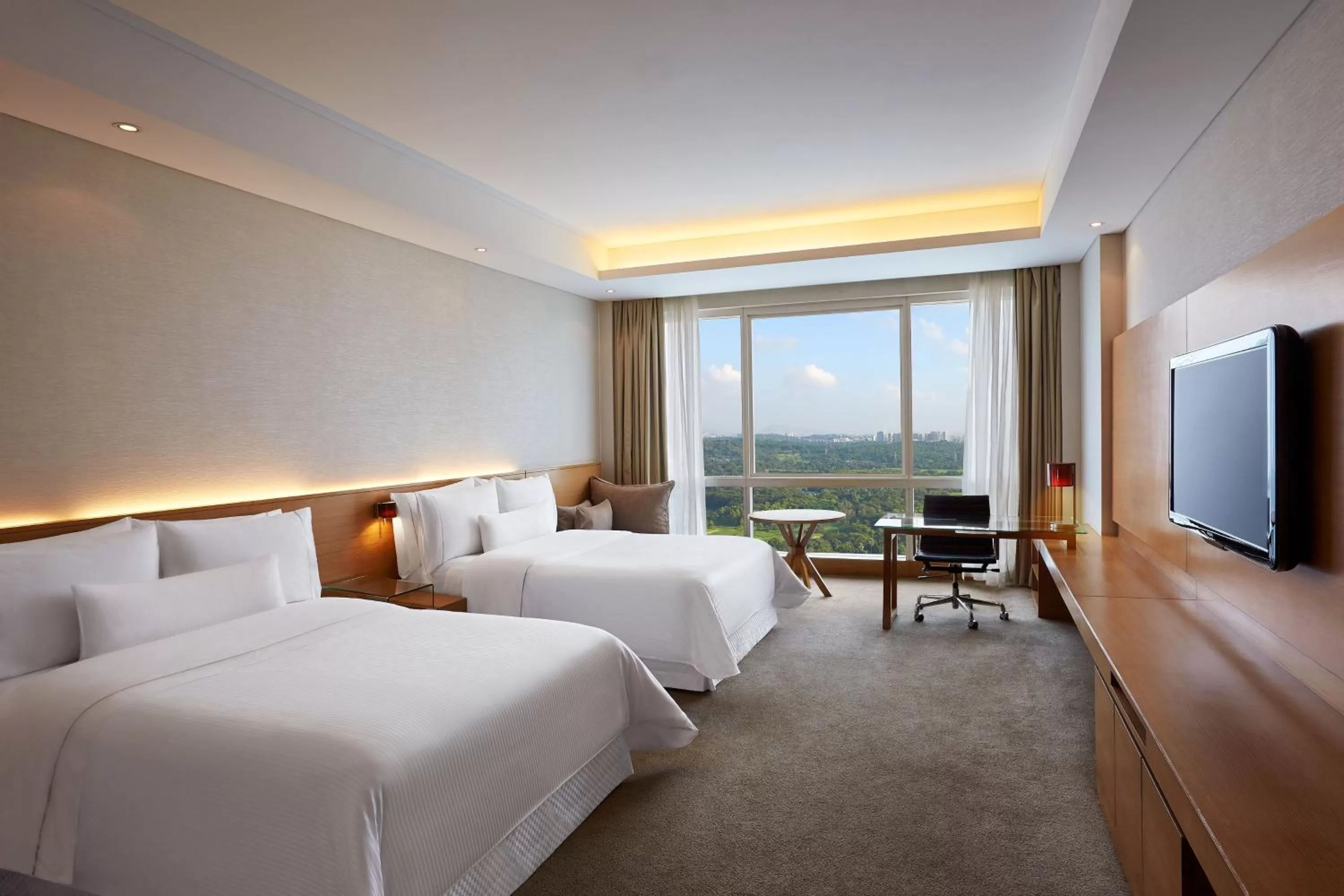 Photo of the whole room, Bed in The Westin Mumbai Garden City