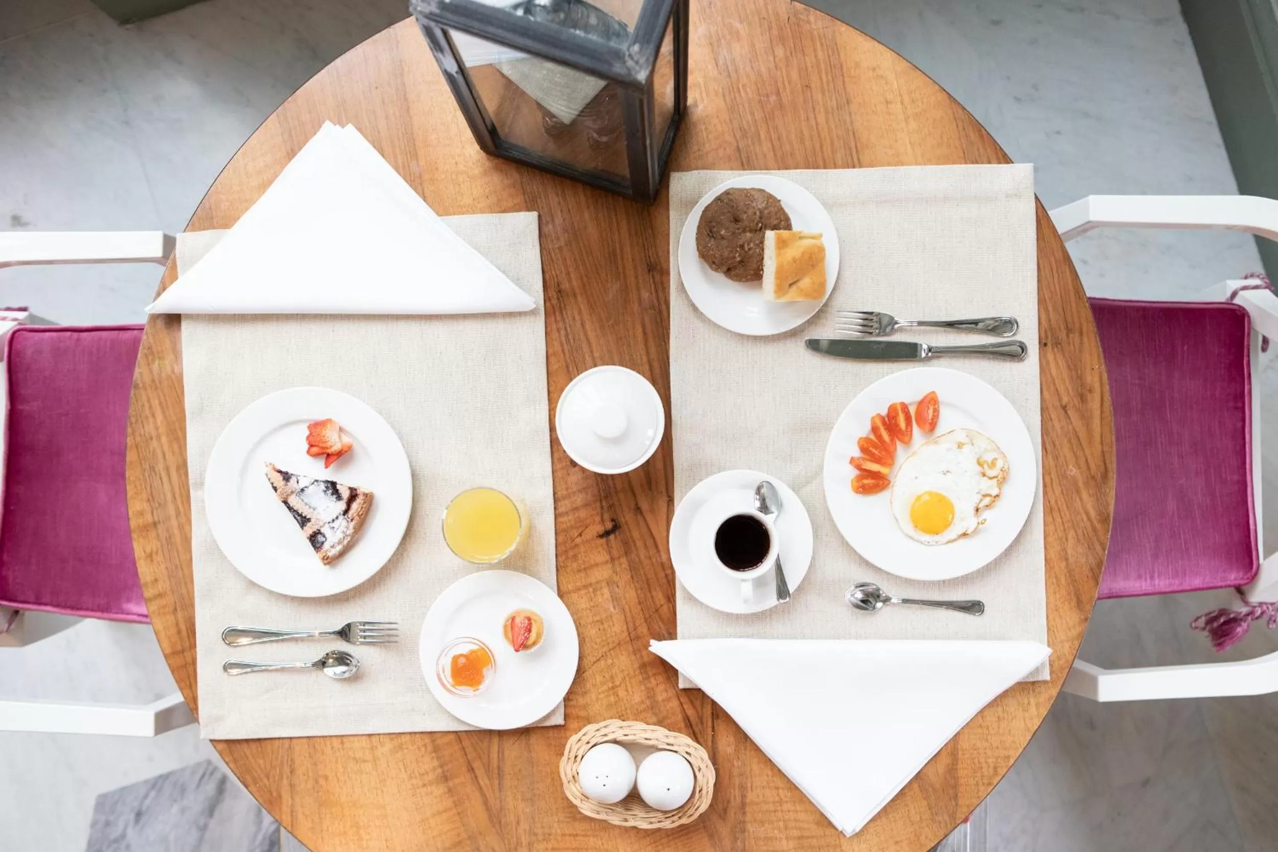 Food and drinks in Villa Belverde Boutique Hotel