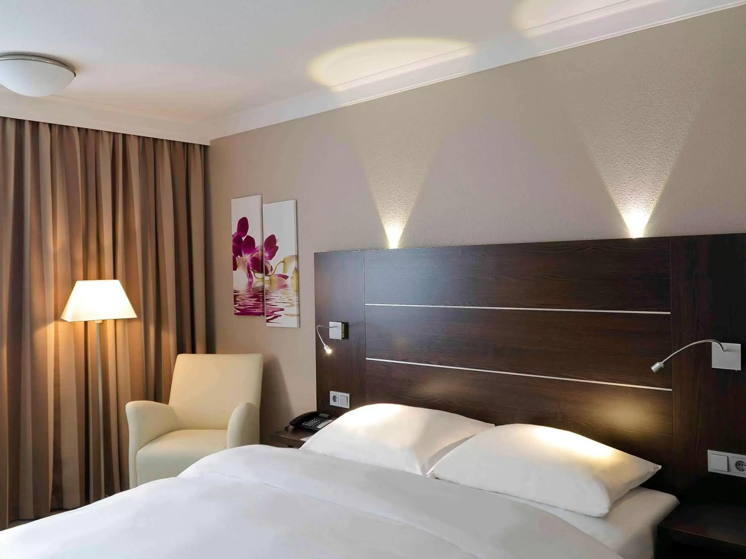 Photo of the whole room, Bed in Mercure Hotel Lüdenscheid