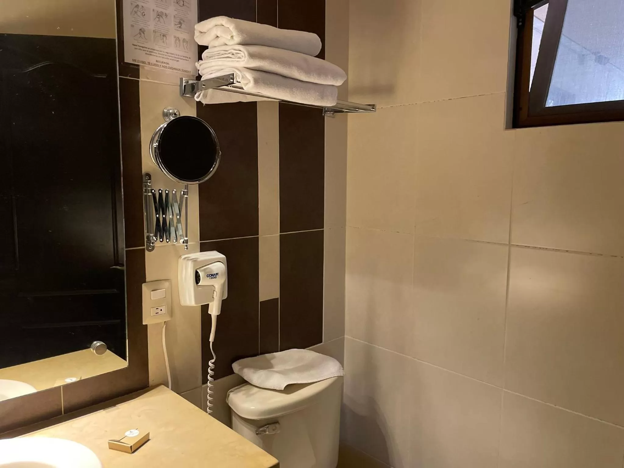 Bathroom in Hotel Feregrino