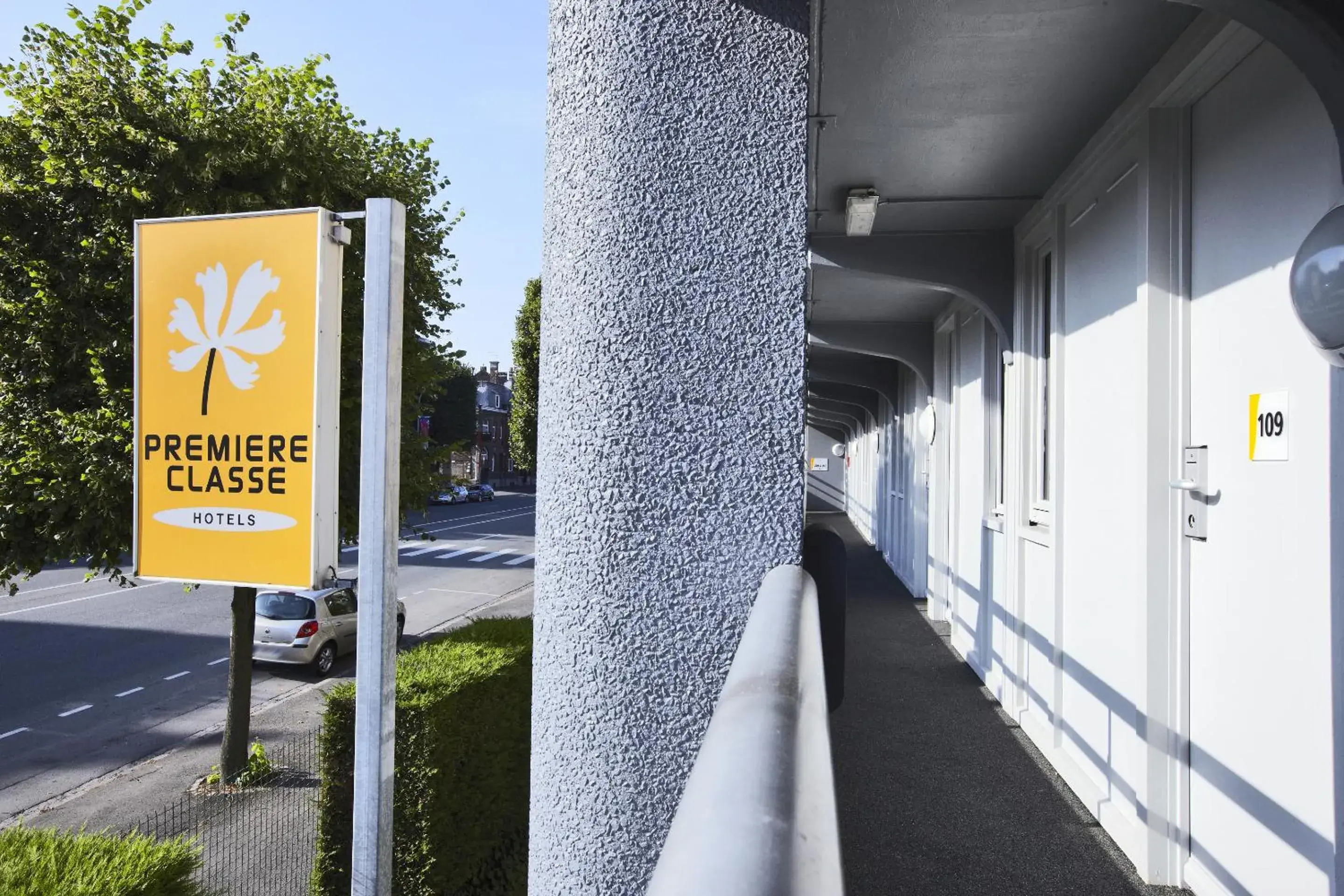 Facade/entrance in Premiere Classe Bourges