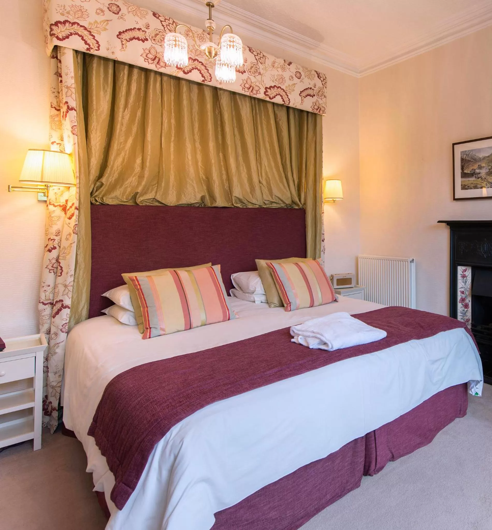 Bedroom, Bed in Ascot House